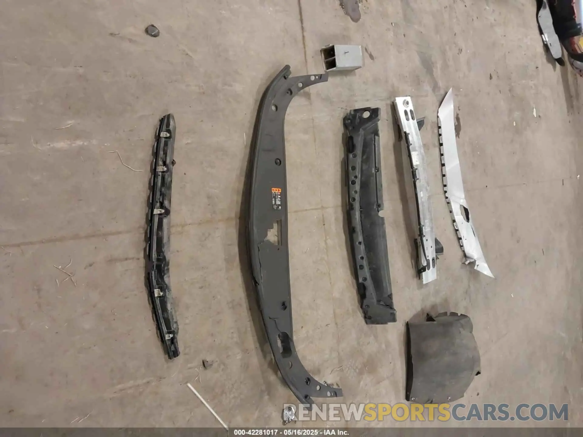 12 Photograph of a damaged car 1G6KB5RS1LU106042 CADILLAC CT6 2020