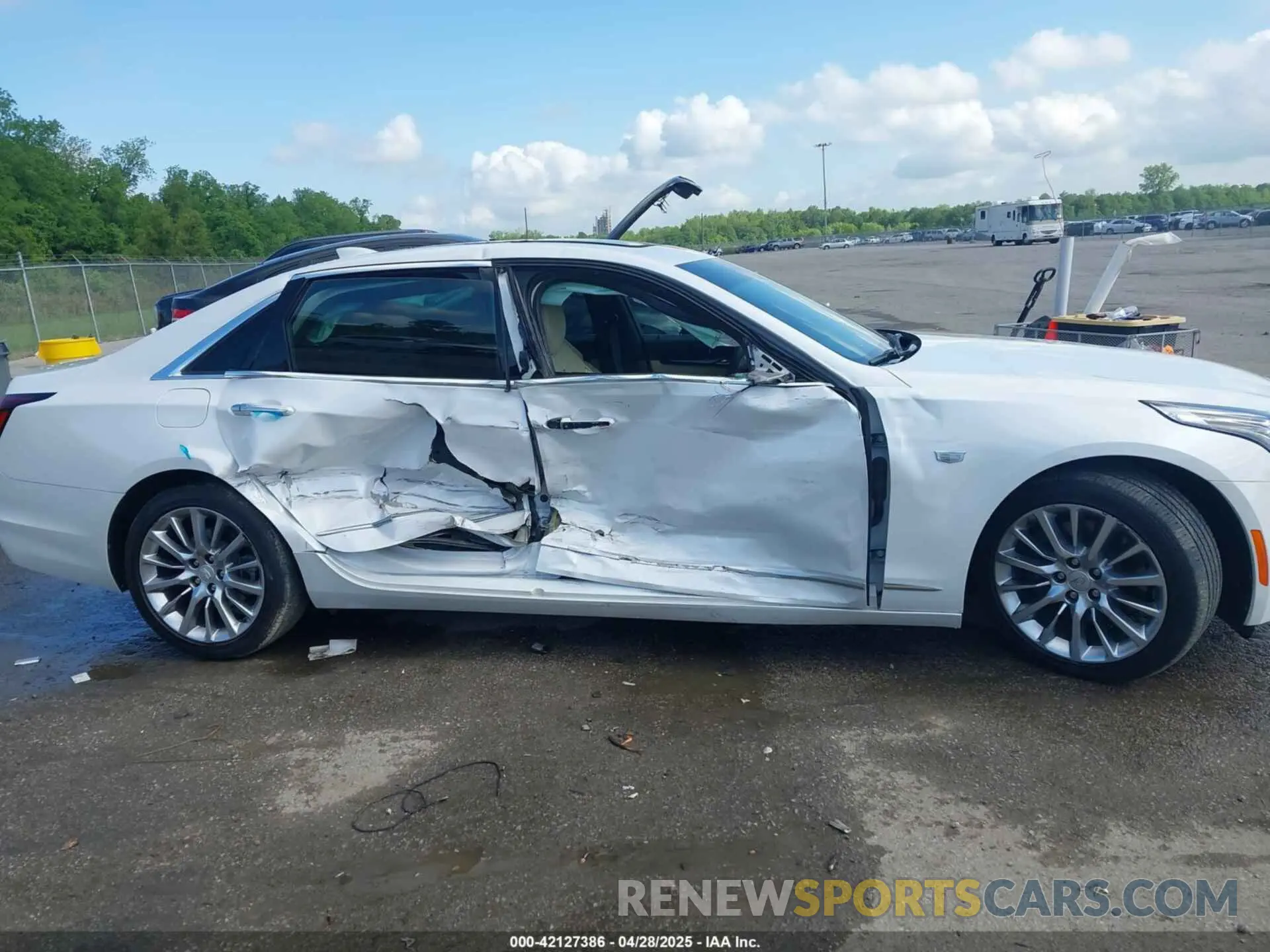 13 Photograph of a damaged car 1G6KB5RS3LU105555 CADILLAC CT6 2020