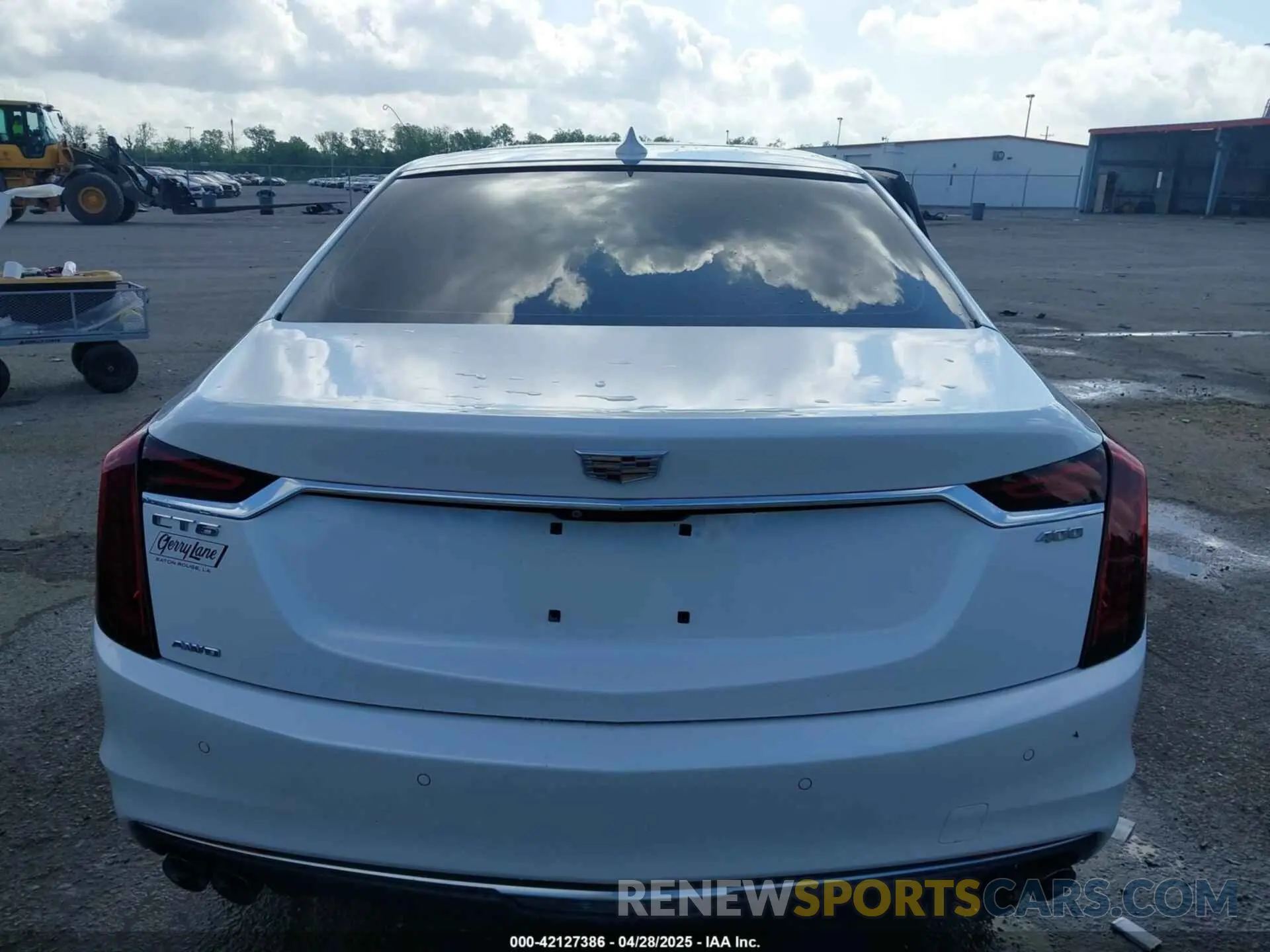 16 Photograph of a damaged car 1G6KB5RS3LU105555 CADILLAC CT6 2020