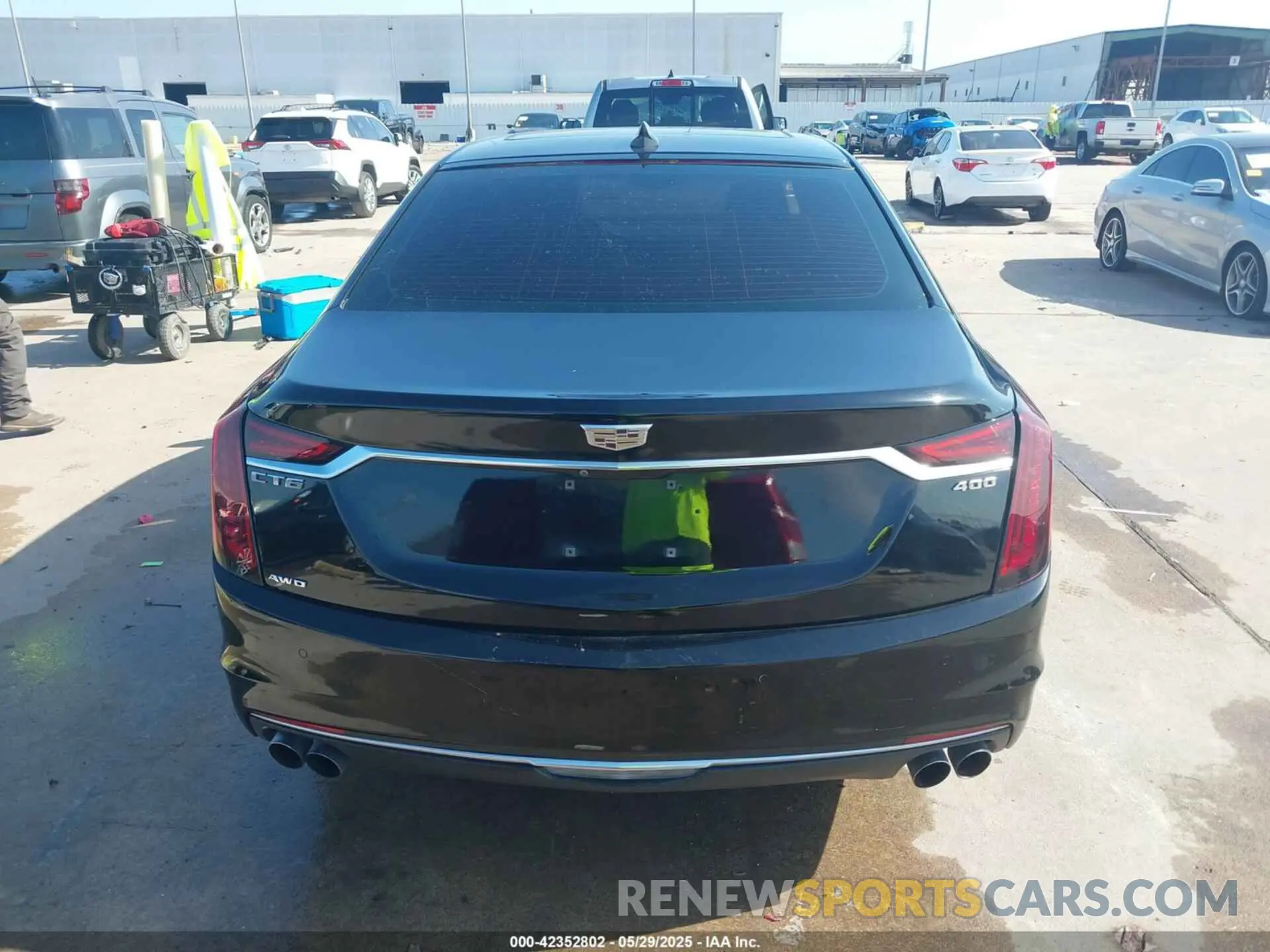 17 Photograph of a damaged car 1G6KB5RS5LU109607 CADILLAC CT6 2020