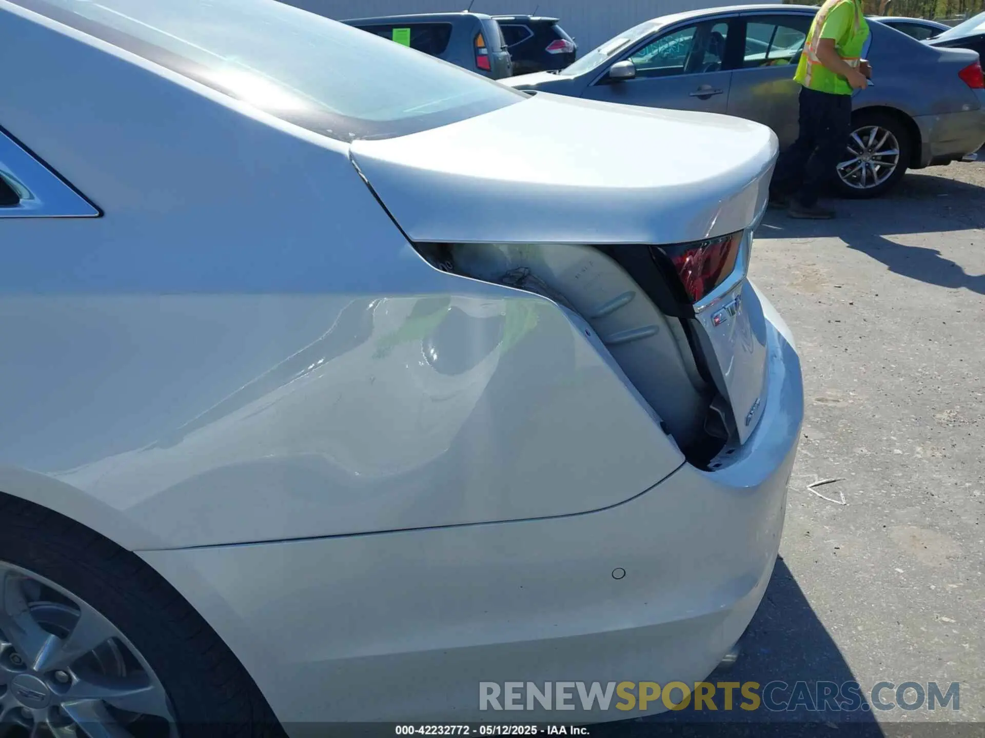 17 Photograph of a damaged car 1G6KE5RS0LU100269 CADILLAC CT6 2020