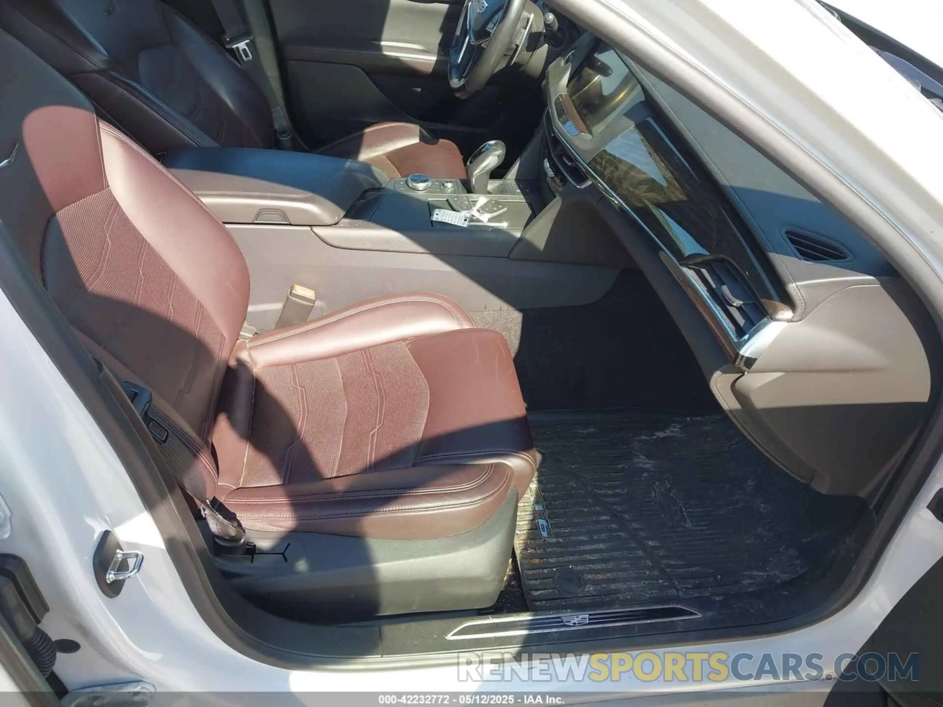 5 Photograph of a damaged car 1G6KE5RS0LU100269 CADILLAC CT6 2020