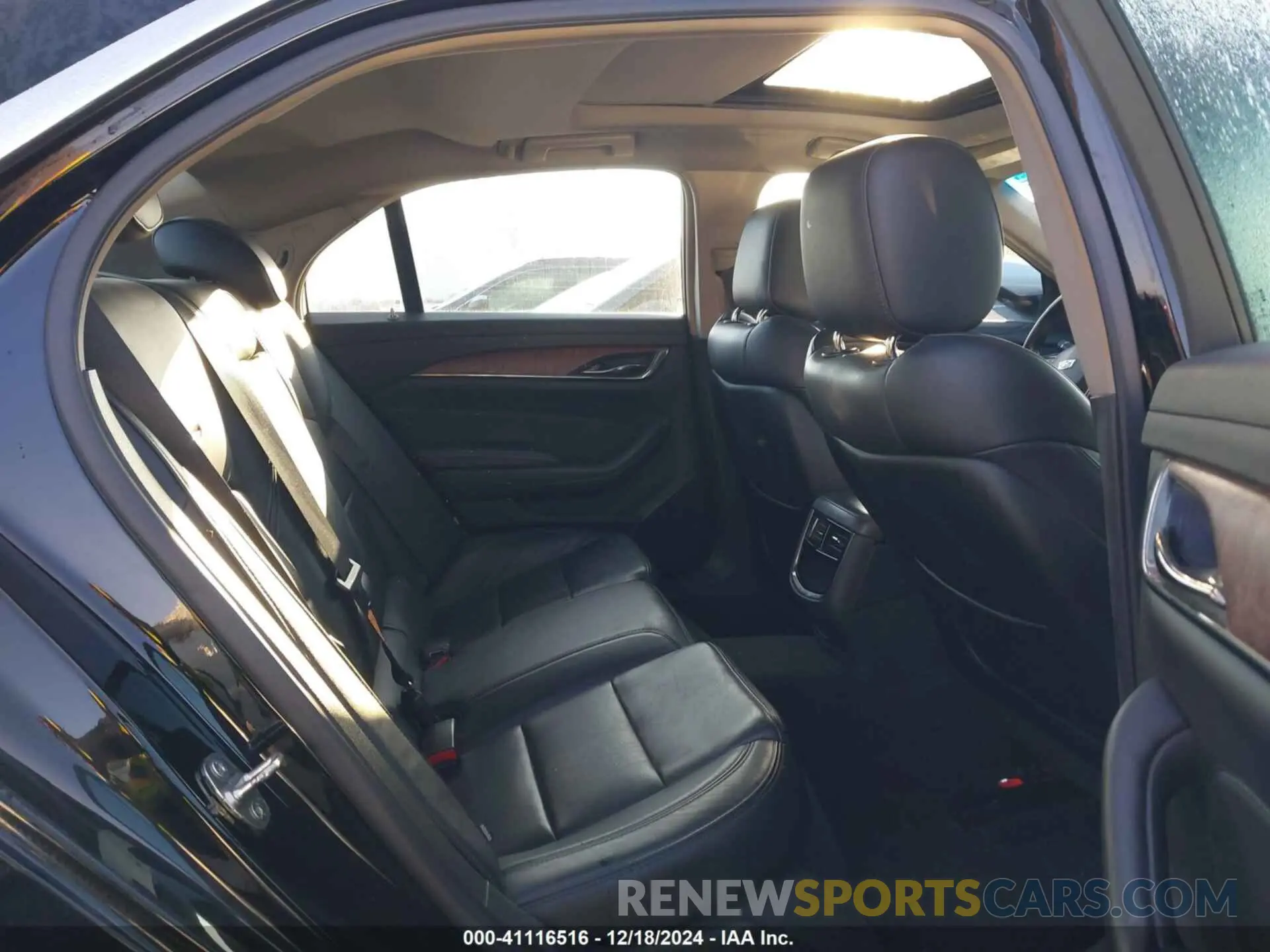 8 Photograph of a damaged car 1G6AR5SS5K0131355 CADILLAC CTS 2019