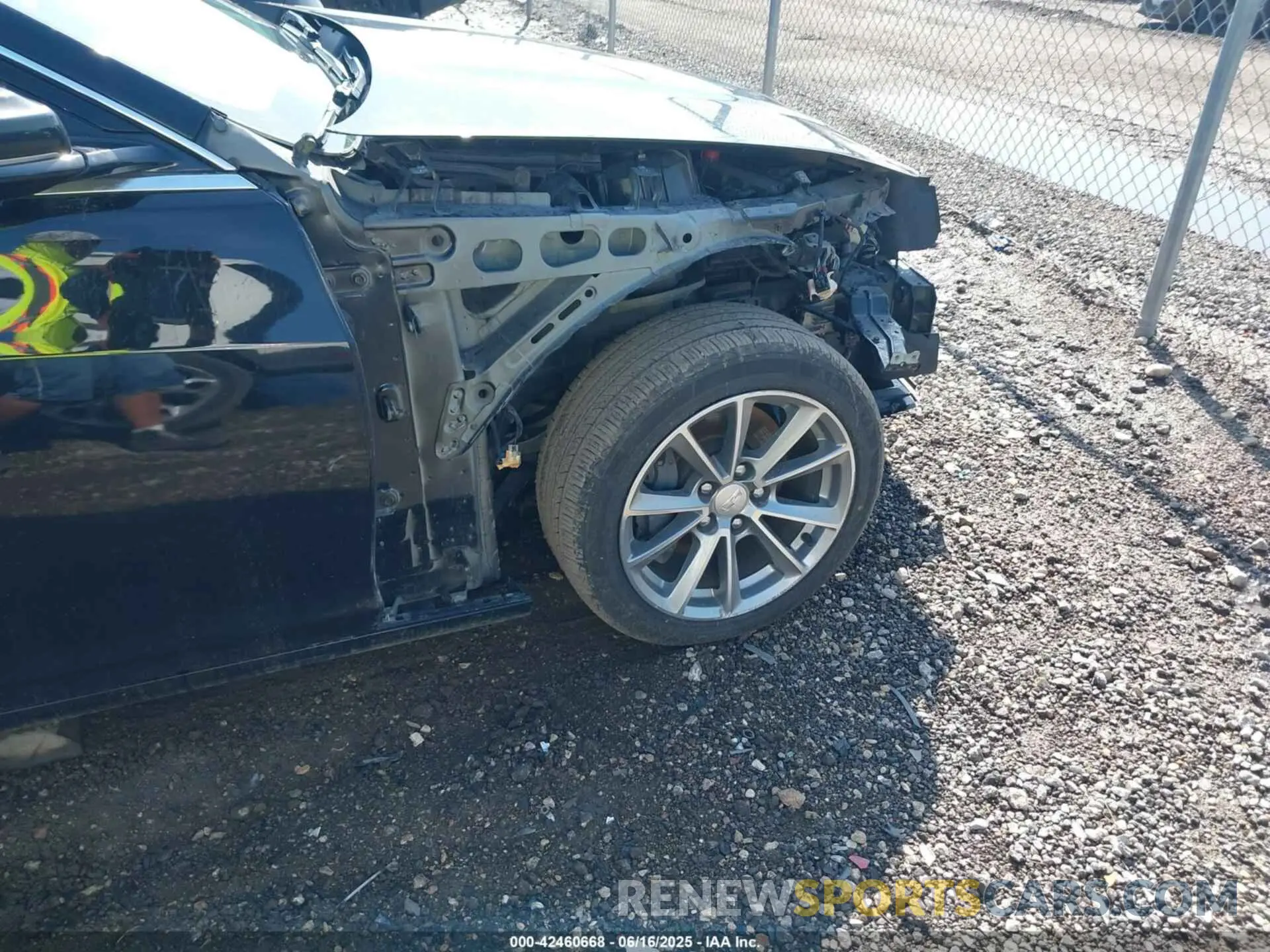 18 Photograph of a damaged car 1G6AR5SX9K0140636 CADILLAC CTS 2019