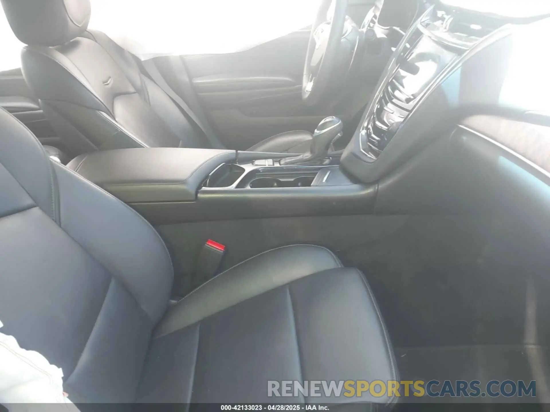 5 Photograph of a damaged car 1G6AW5SX5K0138777 CADILLAC CTS 2019
