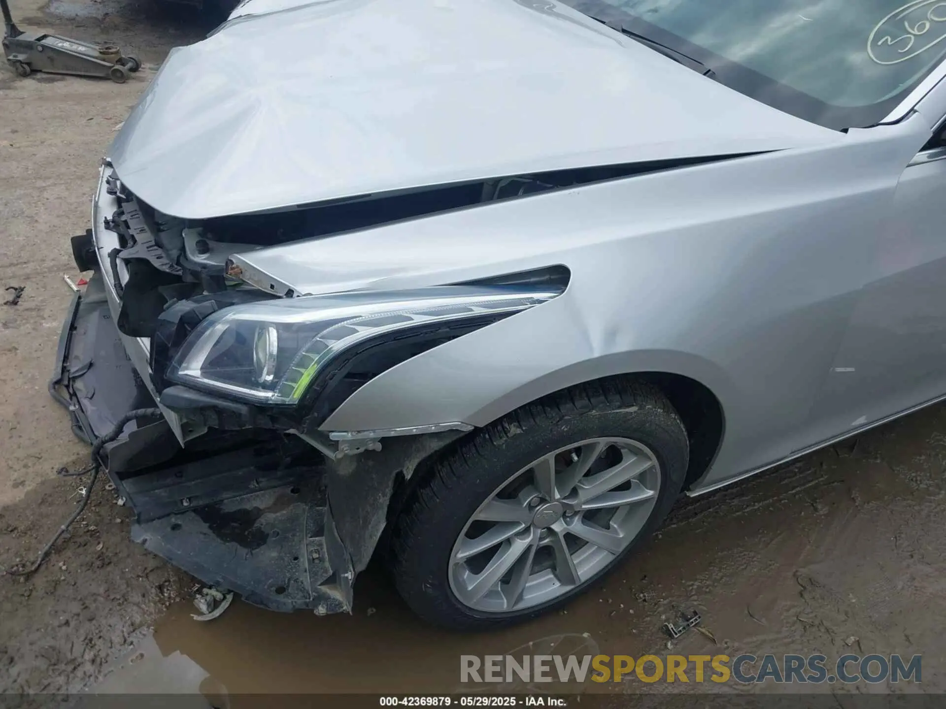 18 Photograph of a damaged car 1G6AX5SX9K0144238 CADILLAC CTS 2019