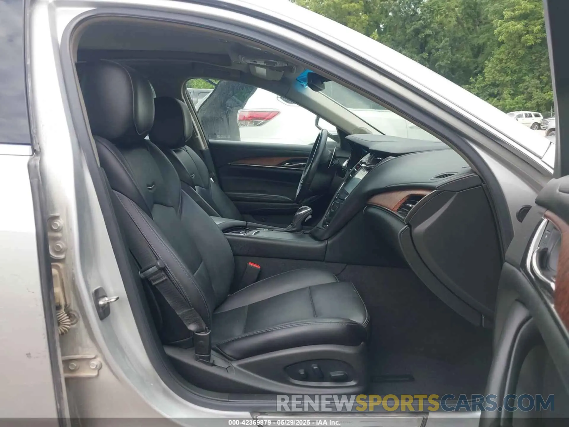 5 Photograph of a damaged car 1G6AX5SX9K0144238 CADILLAC CTS 2019