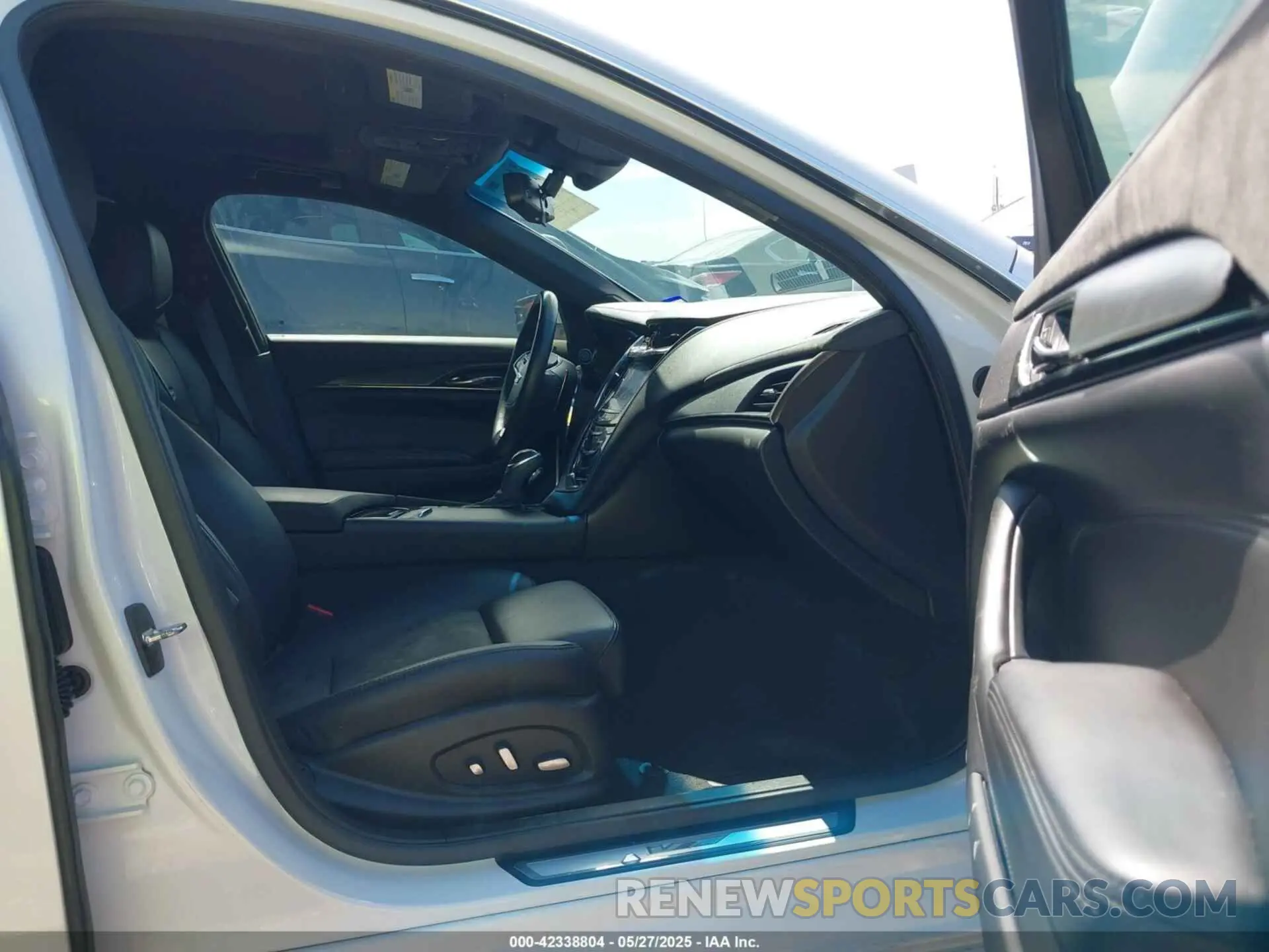 5 Photograph of a damaged car 1G6A15S68K0144031 CADILLAC CTS-V 2019
