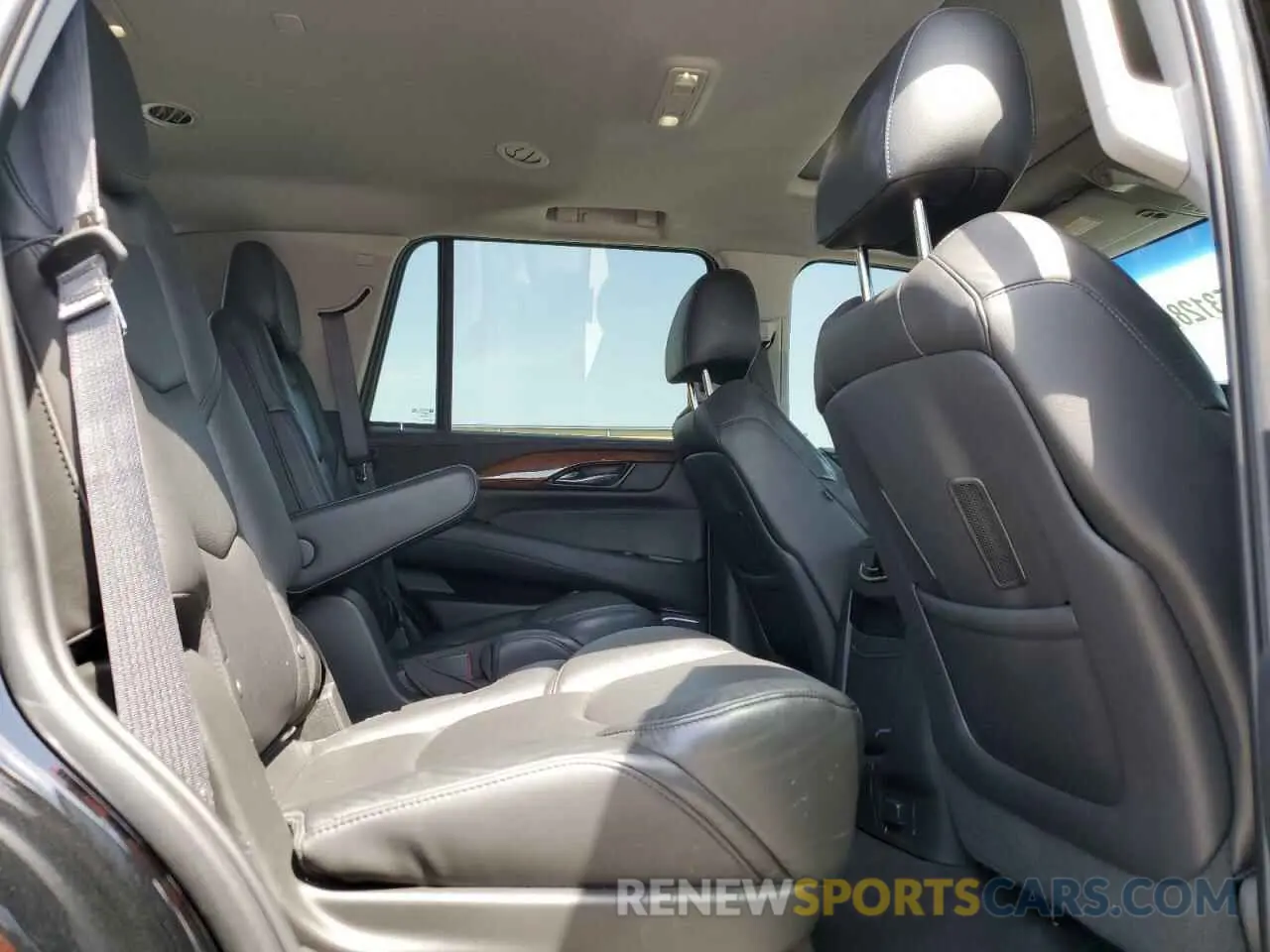 11 Photograph of a damaged car 1GYS3BKJ5KR172213 CADILLAC ESCALADE 2019