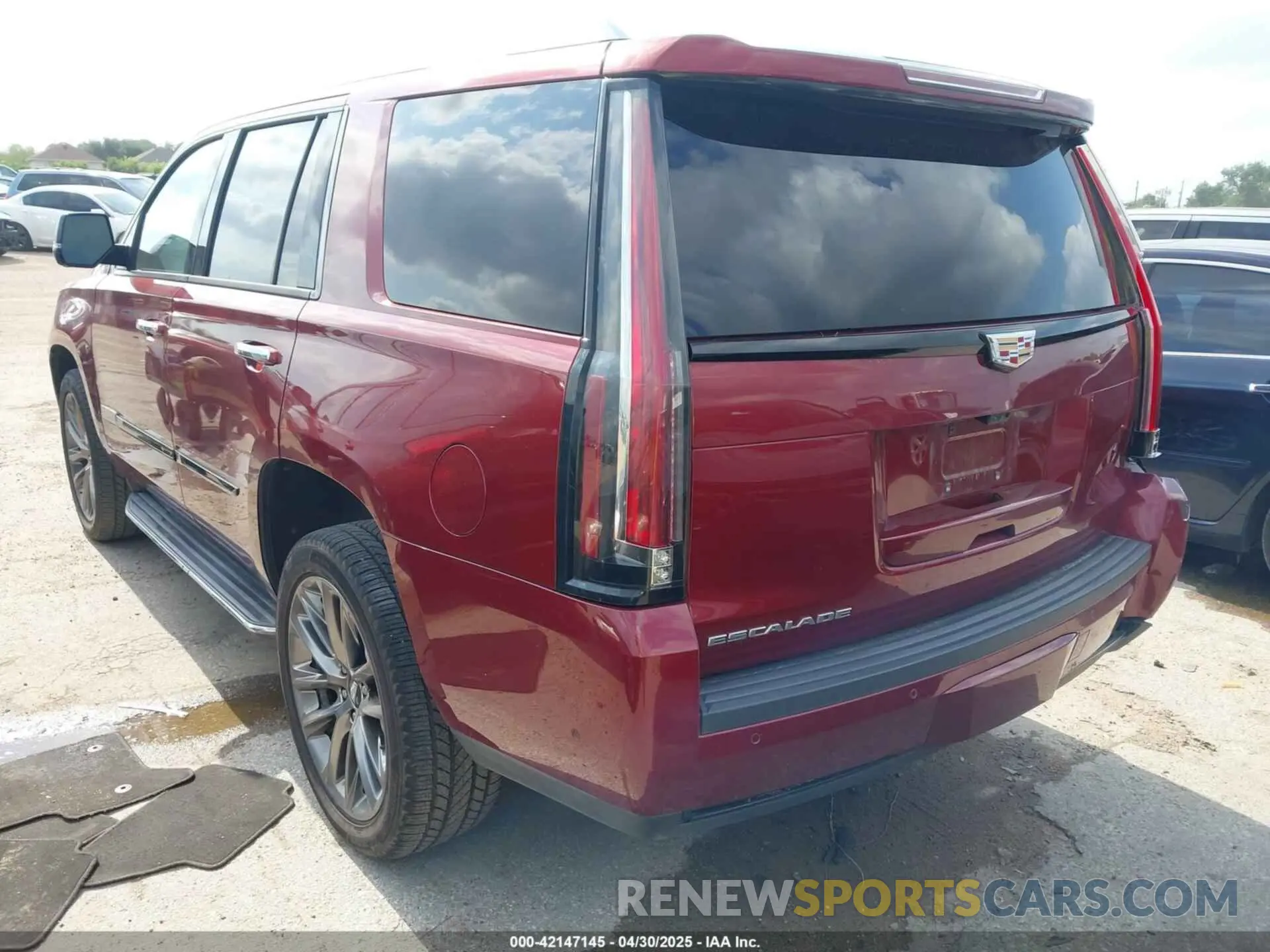 3 Photograph of a damaged car 1GYS3BKJ7KR342801 CADILLAC ESCALADE 2019