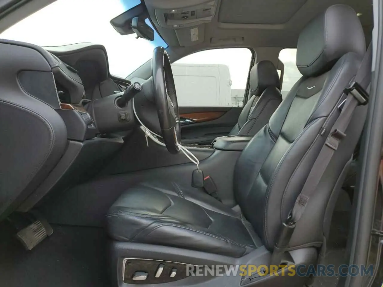 7 Photograph of a damaged car 1GYS3BKJXKR271240 CADILLAC ESCALADE 2019