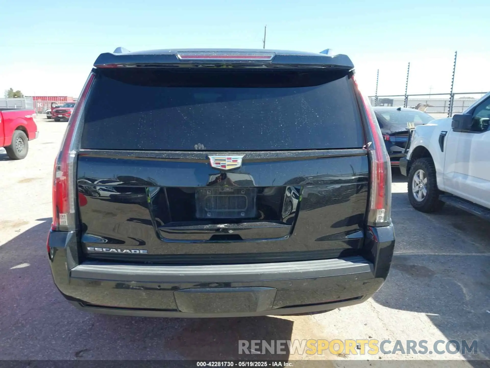 16 Photograph of a damaged car 1GYS3CKJ8KR307075 CADILLAC ESCALADE 2019