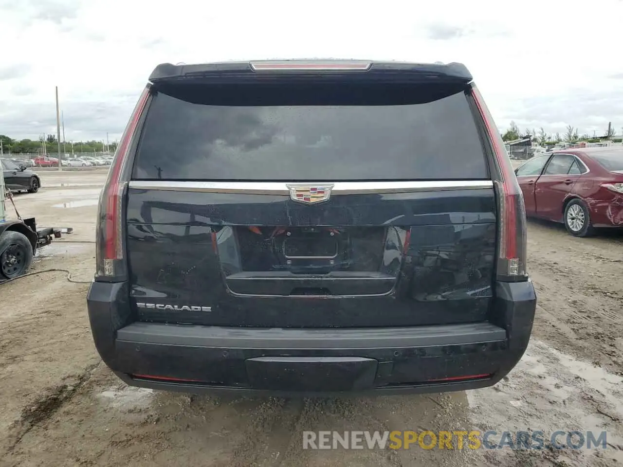 6 Photograph of a damaged car 1GYS3HKJ1KR296238 CADILLAC ESCALADE 2019