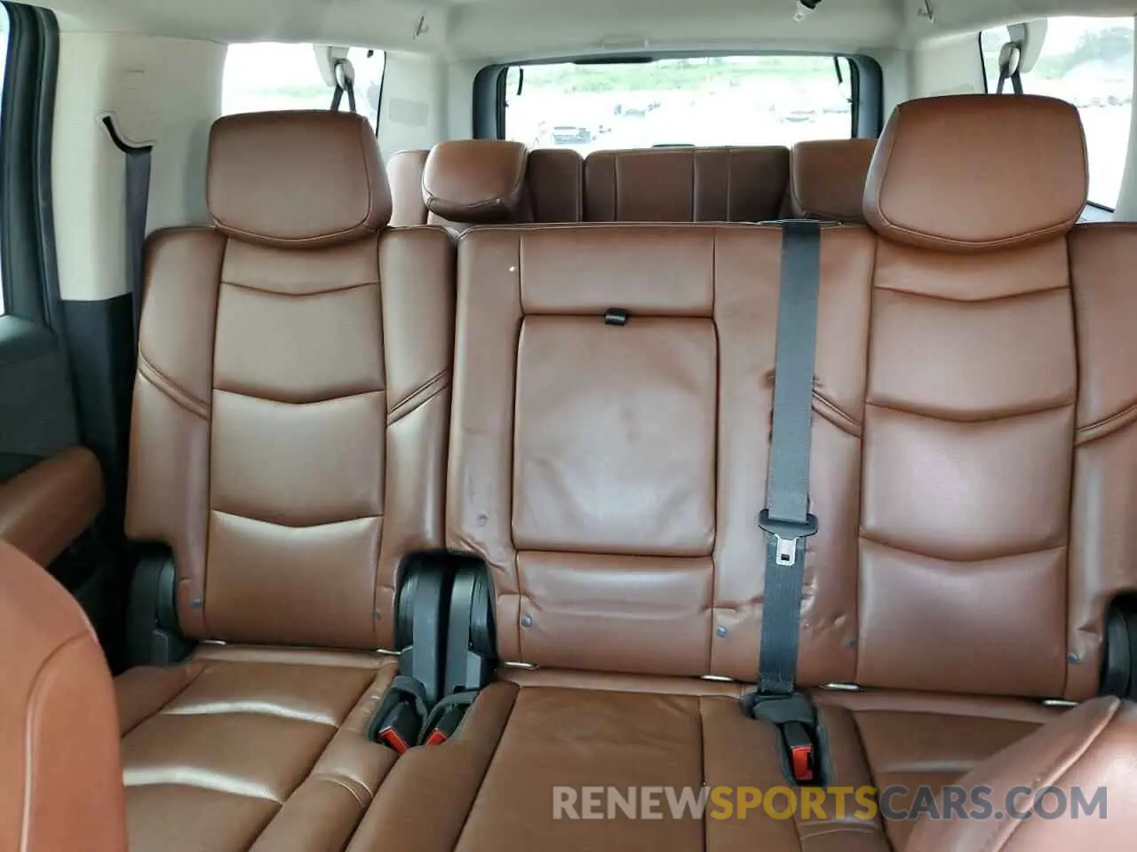 10 Photograph of a damaged car 1GYS3JKJXKR383143 CADILLAC ESCALADE 2019