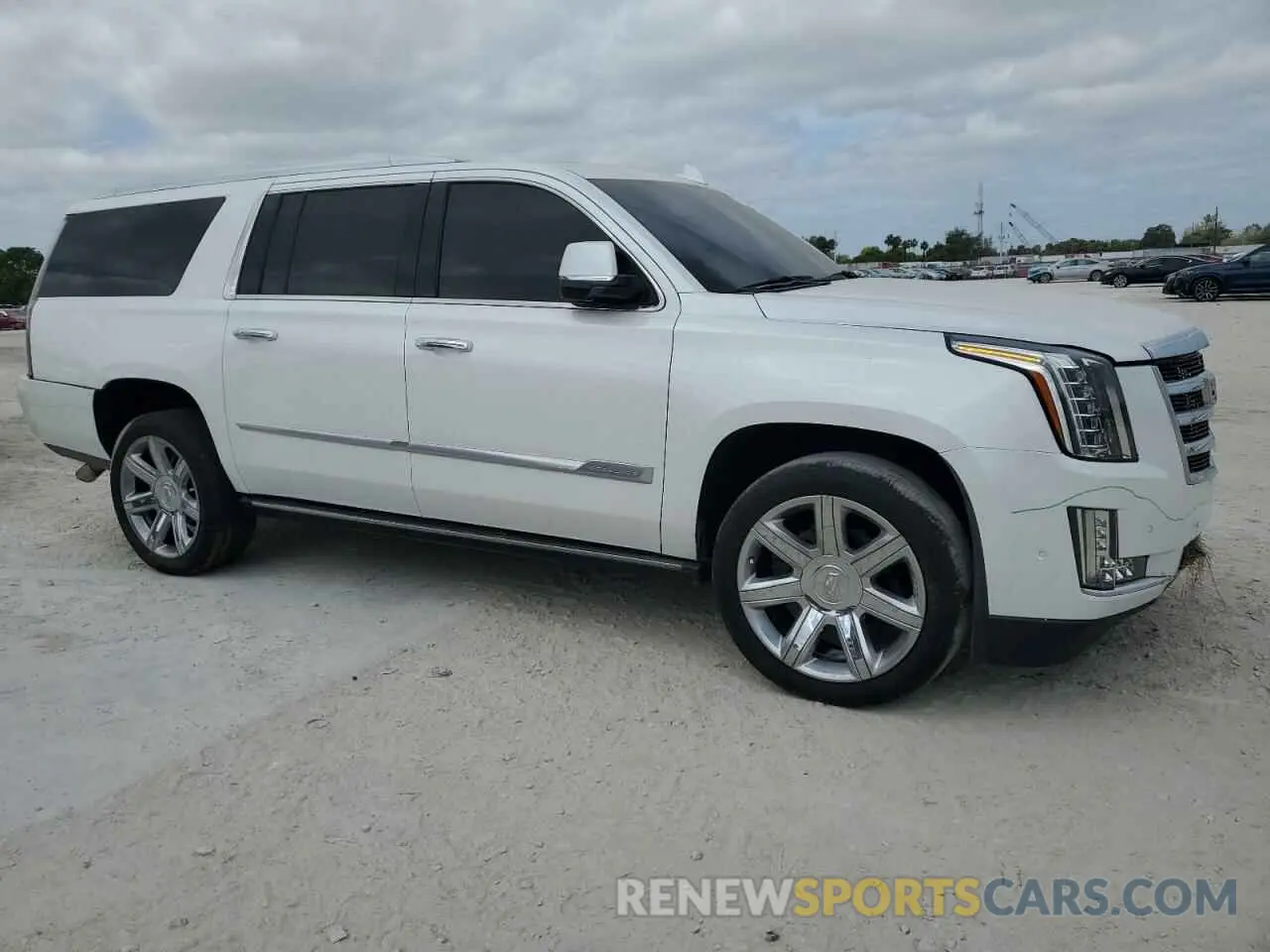 4 Photograph of a damaged car 1GYS3JKJXKR383143 CADILLAC ESCALADE 2019