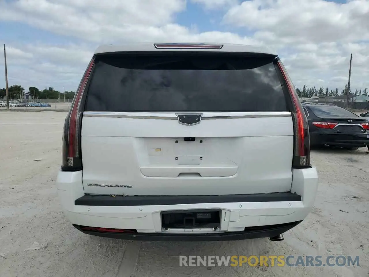 6 Photograph of a damaged car 1GYS3JKJXKR383143 CADILLAC ESCALADE 2019