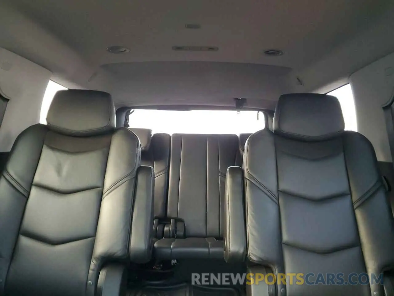 10 Photograph of a damaged car 1GYS4BKJ0KR405668 CADILLAC ESCALADE 2019