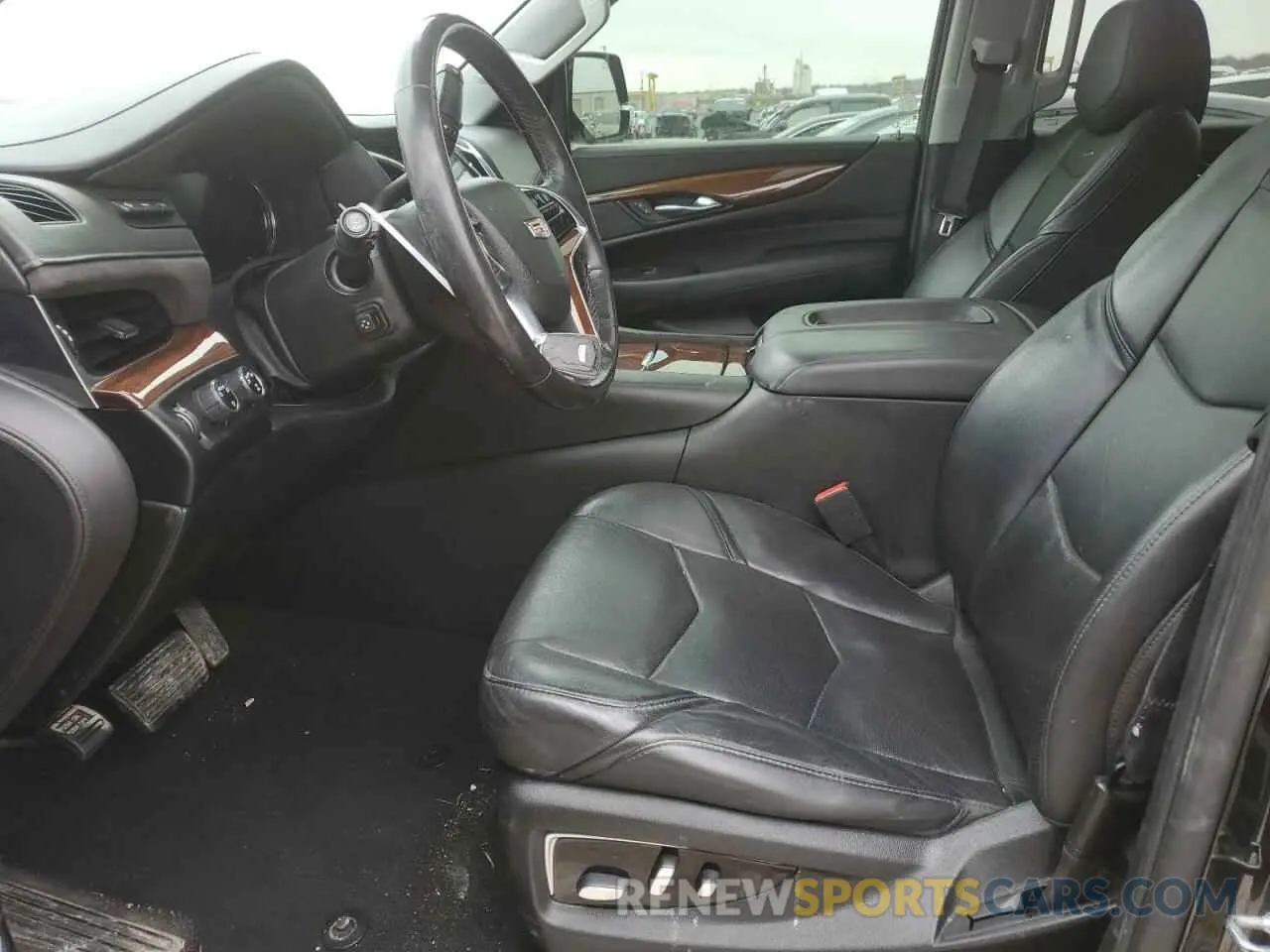 7 Photograph of a damaged car 1GYS4BKJ1KR233943 CADILLAC ESCALADE 2019