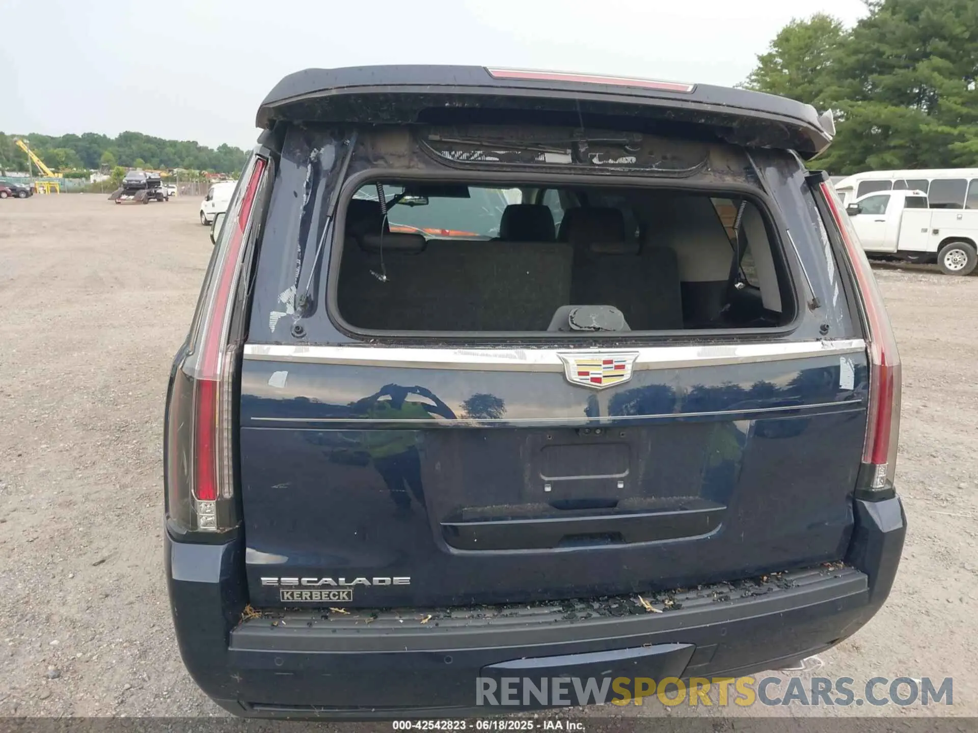 17 Photograph of a damaged car 1GYS4BKJ5KR232620 CADILLAC ESCALADE 2019