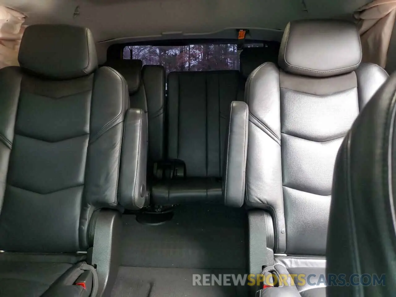 10 Photograph of a damaged car 1GYS4BKJ6KR273693 CADILLAC ESCALADE 2019