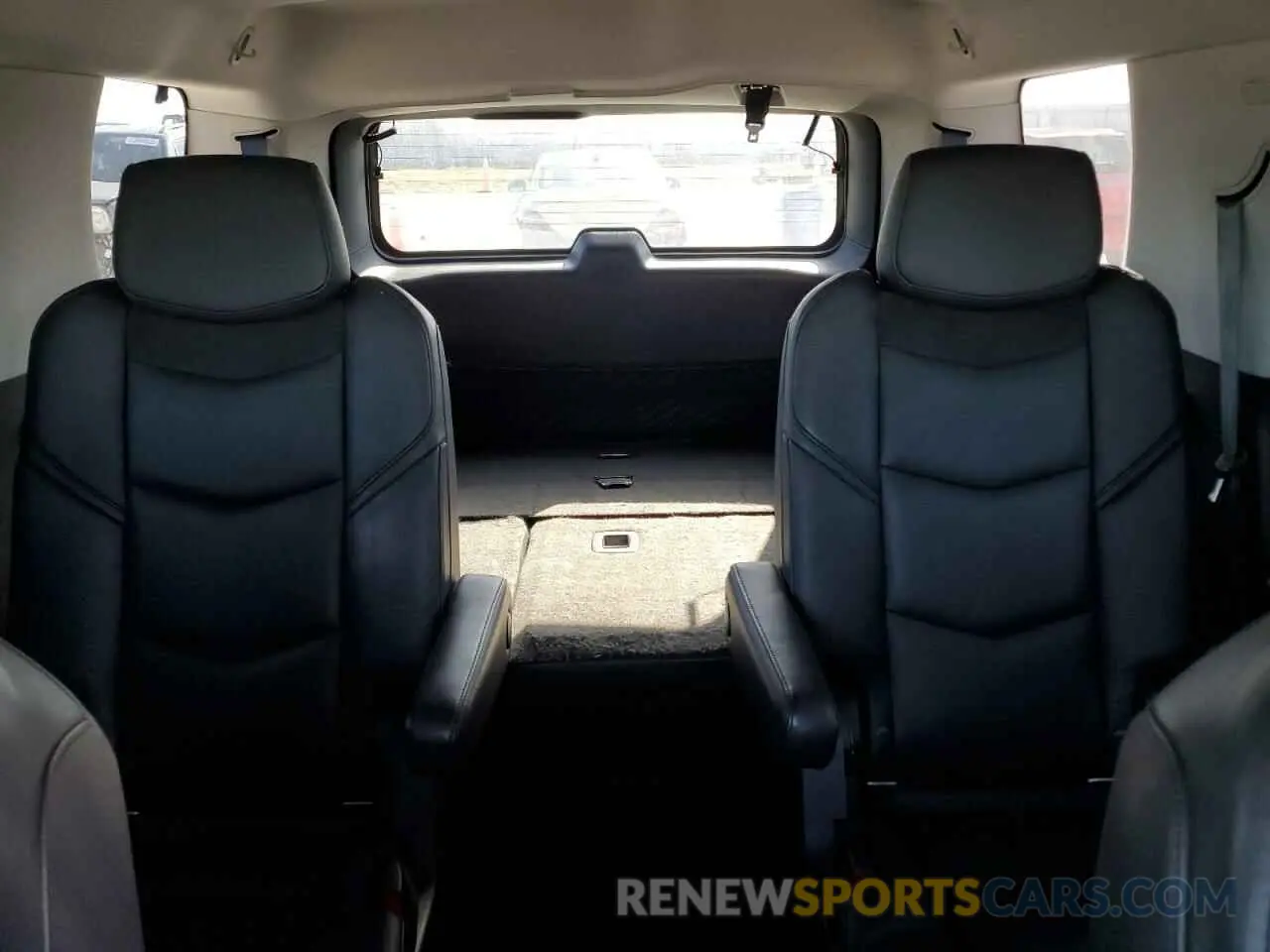 10 Photograph of a damaged car 1GYS4BKJXKR389513 CADILLAC ESCALADE 2019