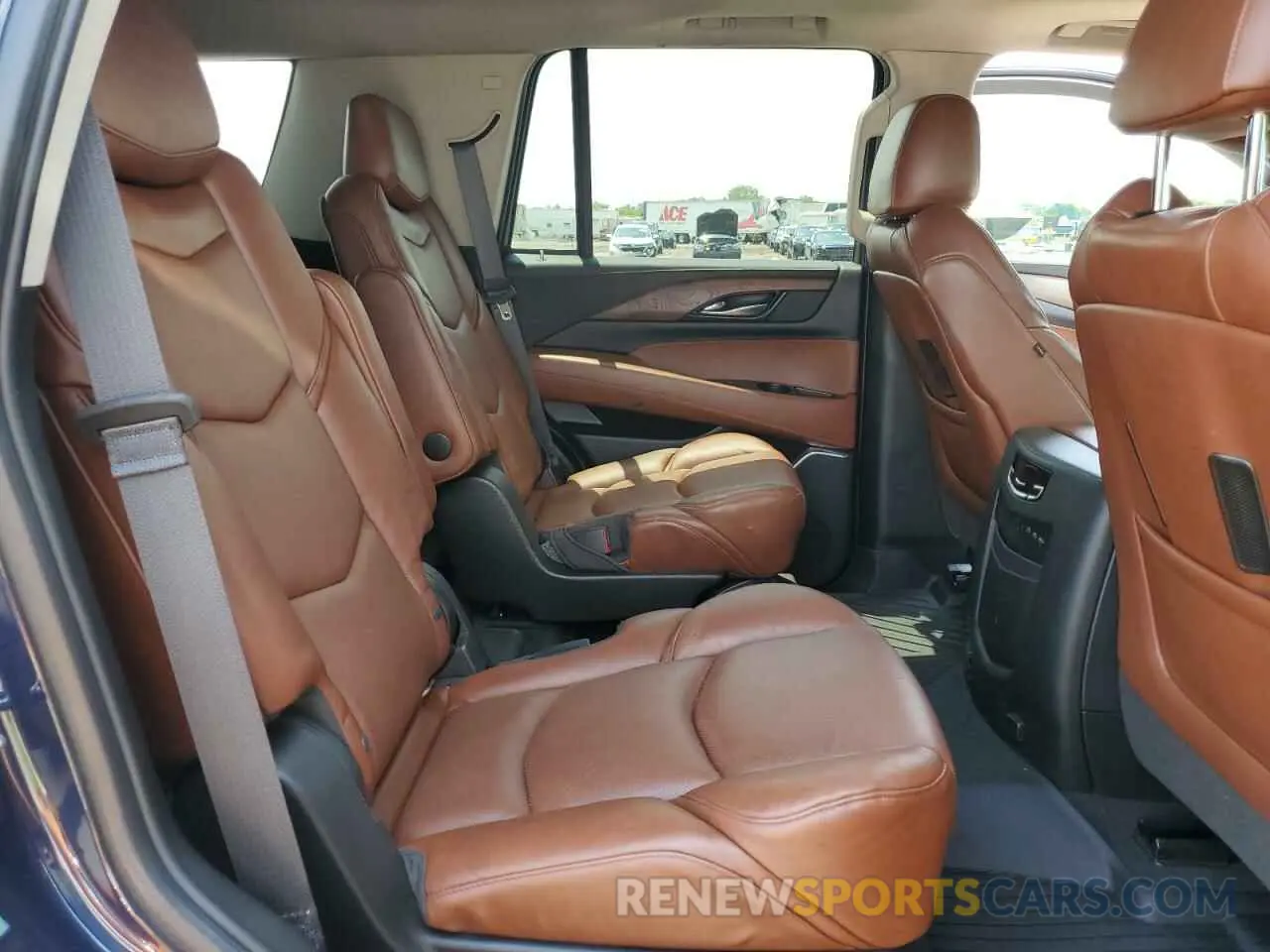 10 Photograph of a damaged car 1GYS4CKJ1KR232720 CADILLAC ESCALADE 2019