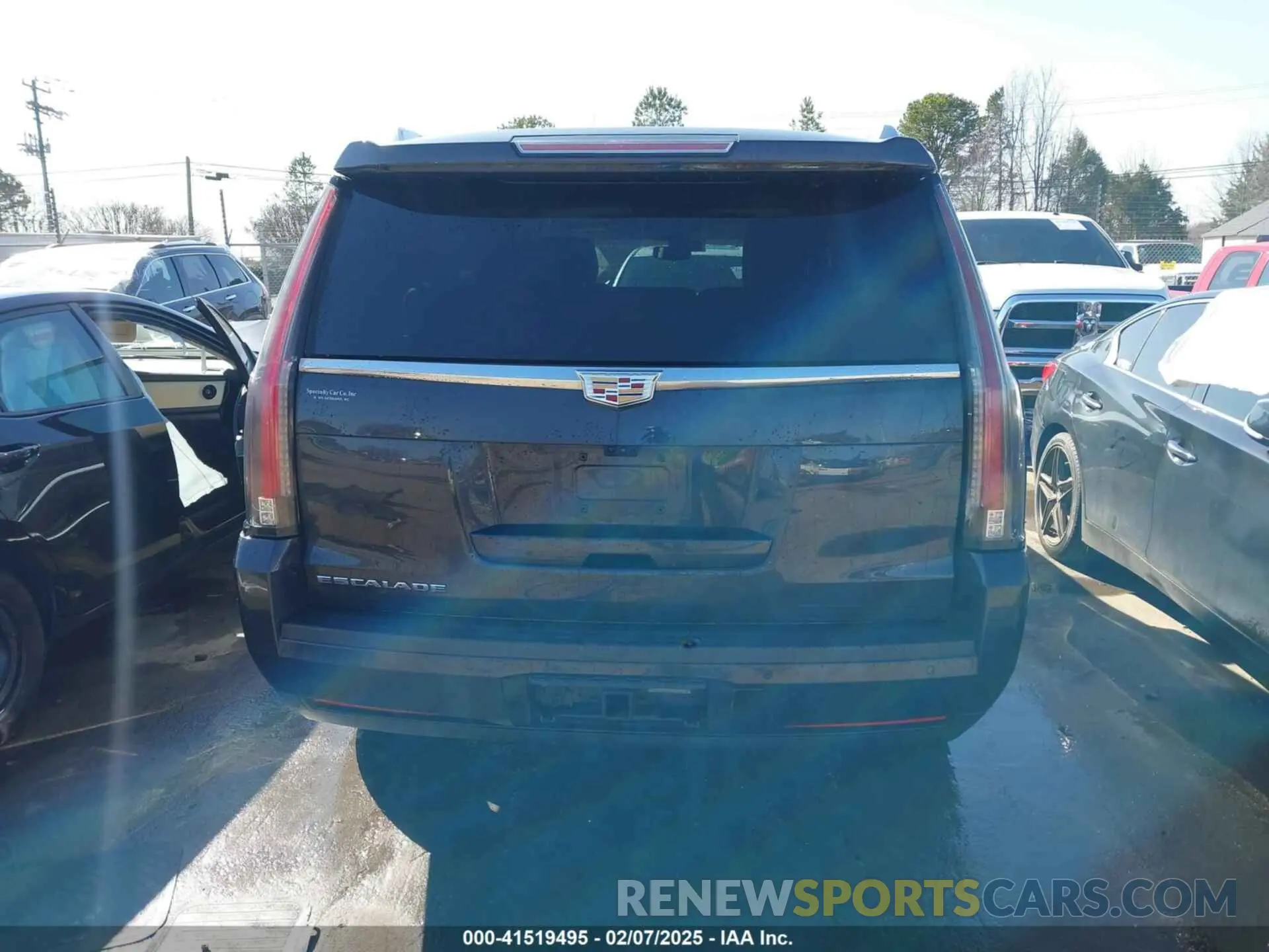 16 Photograph of a damaged car 1GYS4CKJ1KR407662 CADILLAC ESCALADE 2019