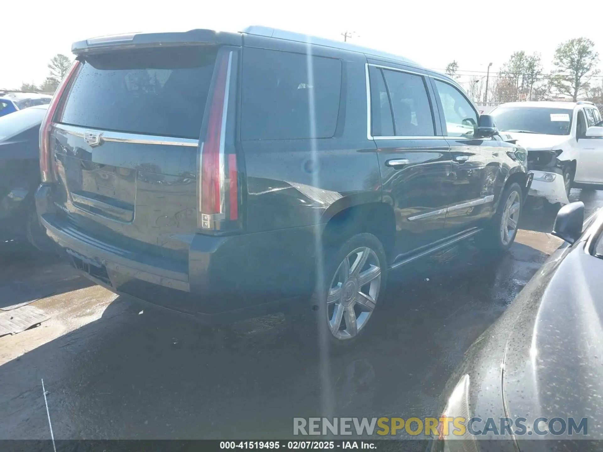 4 Photograph of a damaged car 1GYS4CKJ1KR407662 CADILLAC ESCALADE 2019
