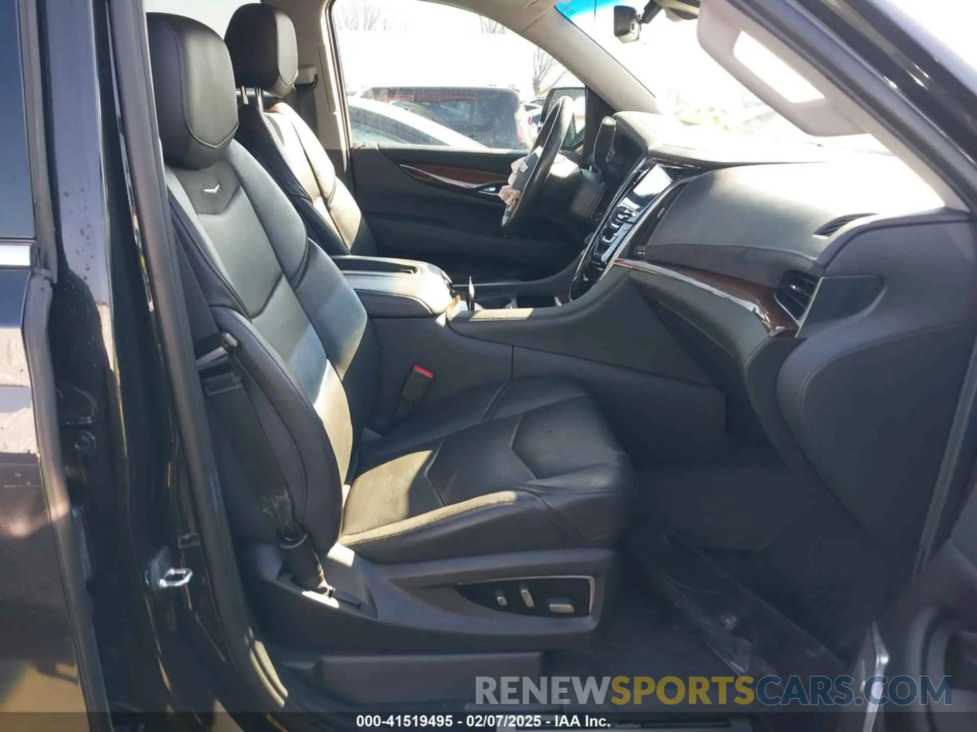 5 Photograph of a damaged car 1GYS4CKJ1KR407662 CADILLAC ESCALADE 2019