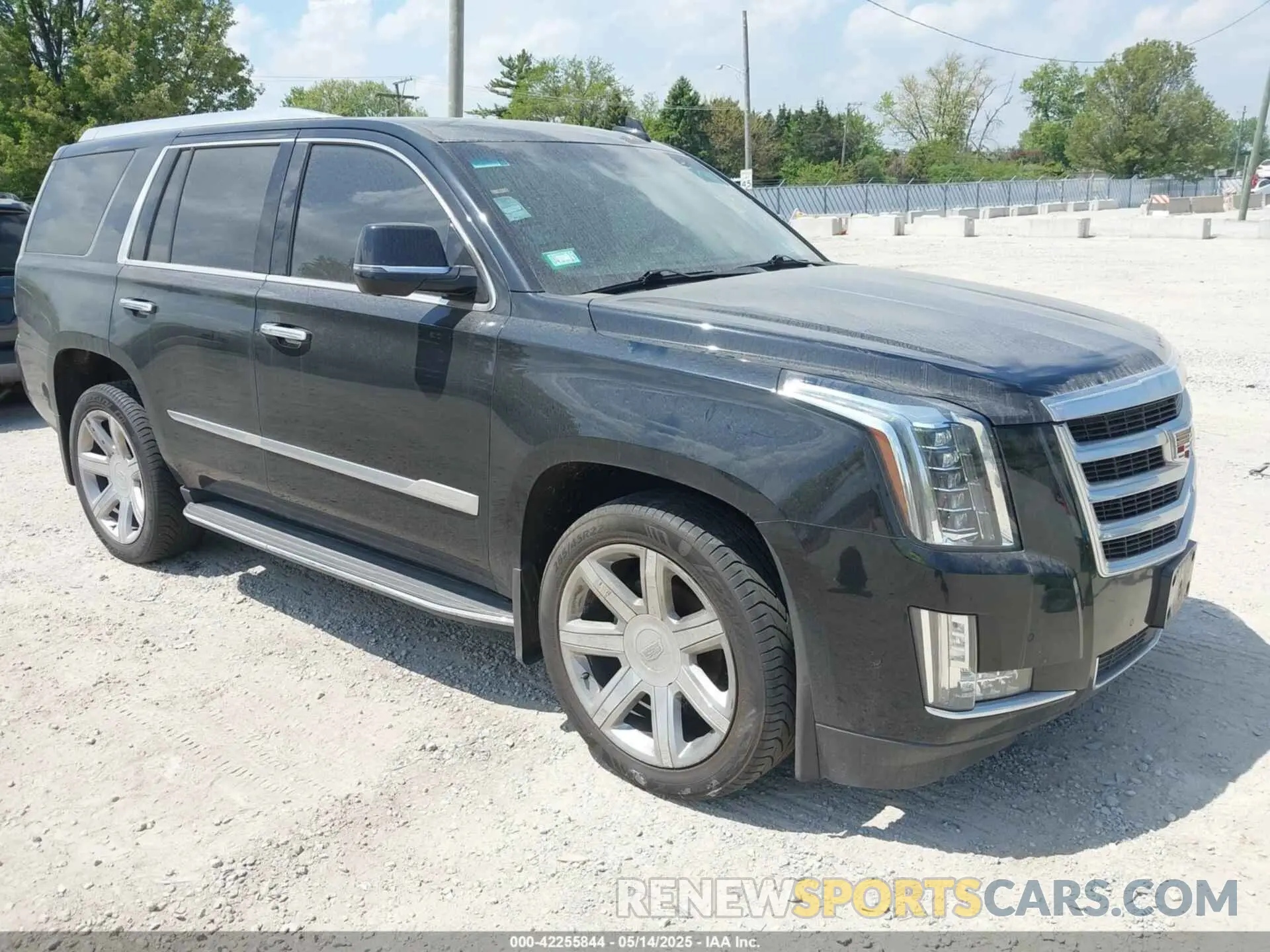 1 Photograph of a damaged car 1GYS4CKJ3KR234145 CADILLAC ESCALADE 2019