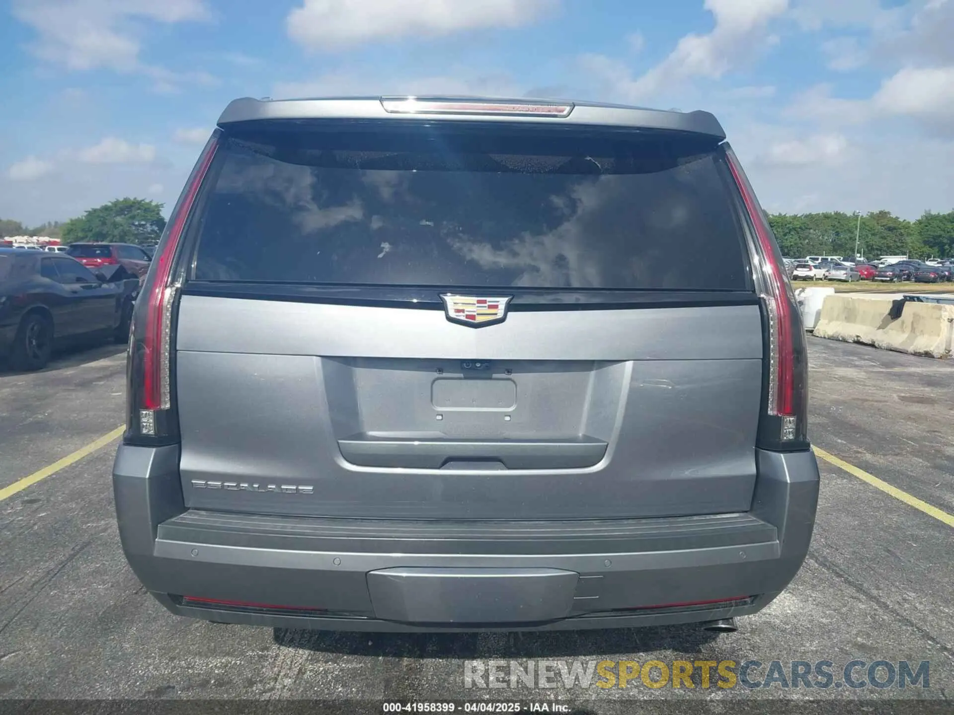 17 Photograph of a damaged car 1GYS4CKJ4KR349398 CADILLAC ESCALADE 2019