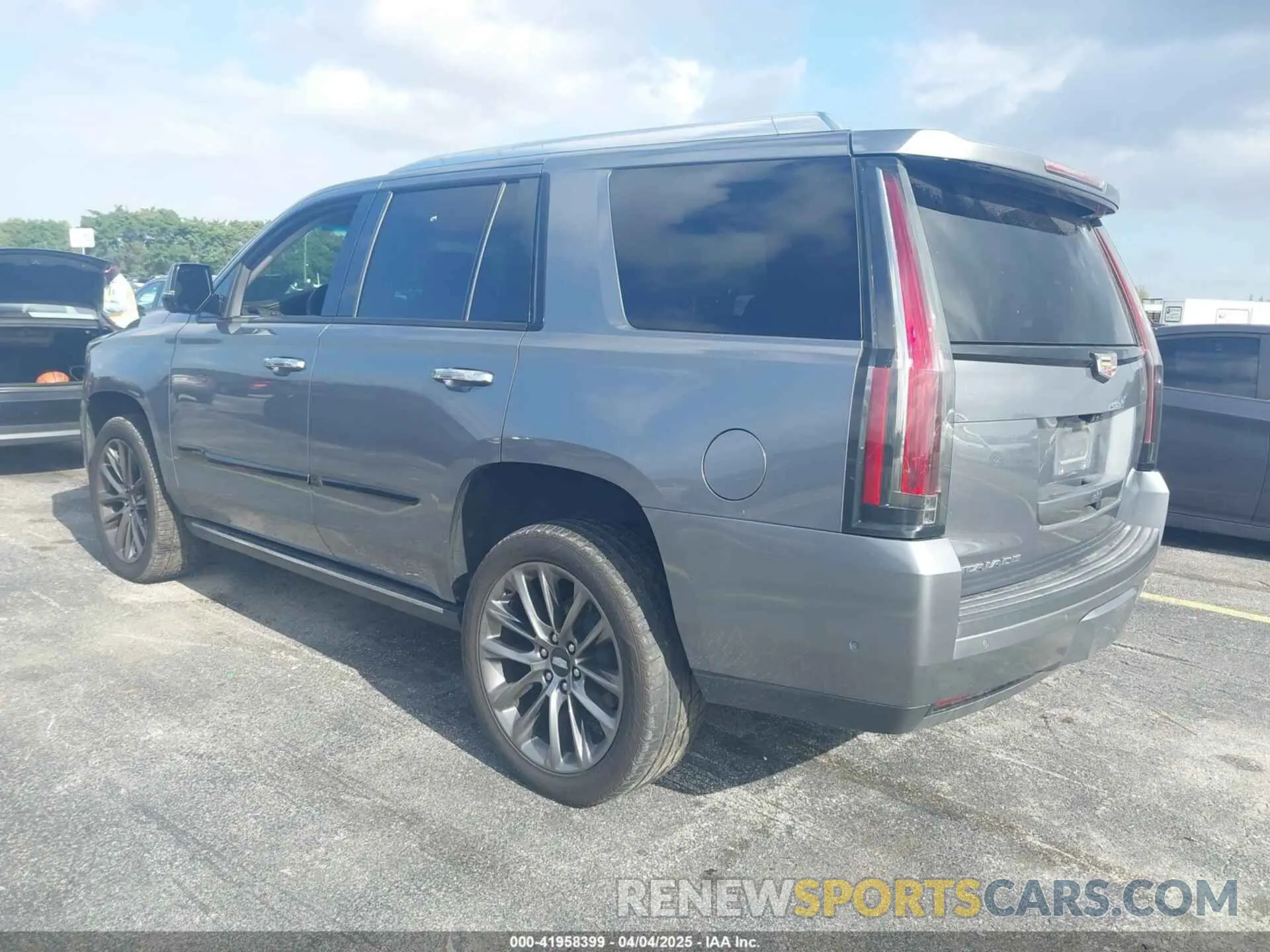 3 Photograph of a damaged car 1GYS4CKJ4KR349398 CADILLAC ESCALADE 2019