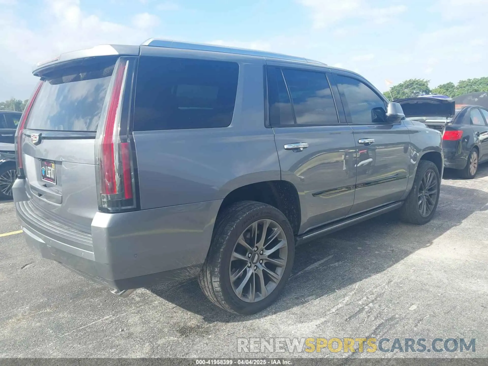 4 Photograph of a damaged car 1GYS4CKJ4KR349398 CADILLAC ESCALADE 2019