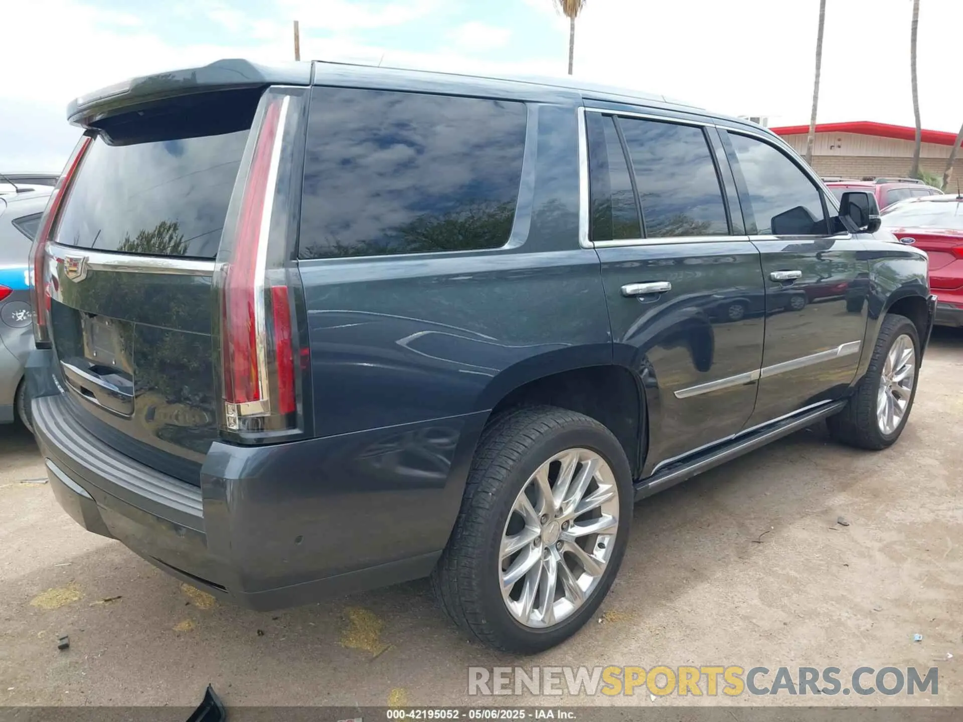 4 Photograph of a damaged car 1GYS4CKJ5KR343237 CADILLAC ESCALADE 2019