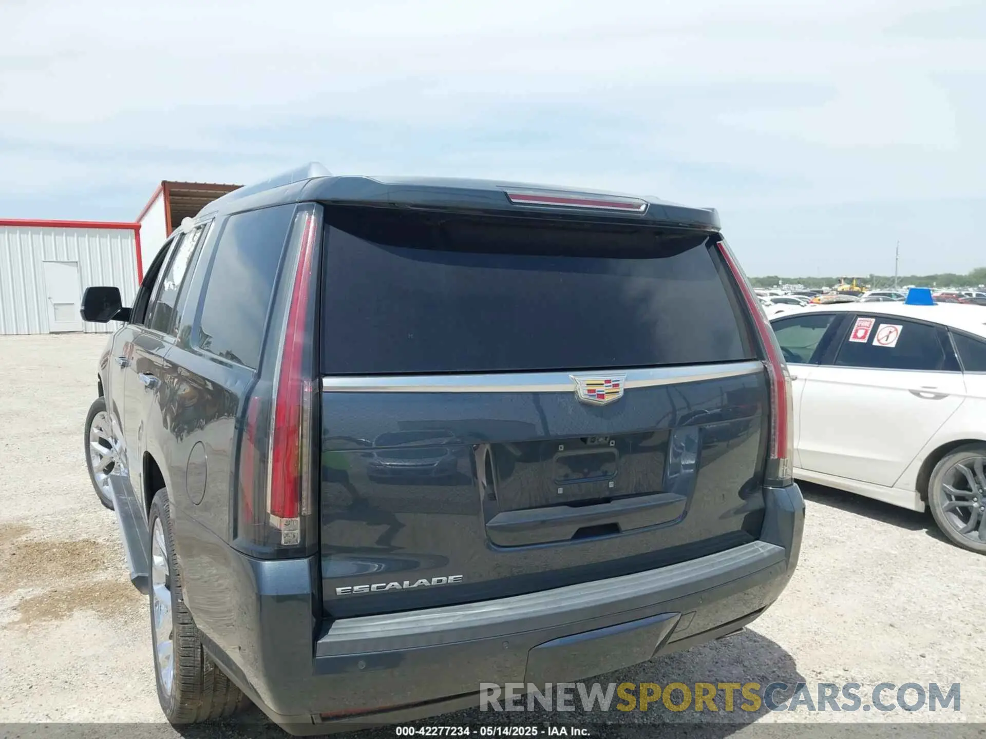3 Photograph of a damaged car 1GYS4CKJ8KR132419 CADILLAC ESCALADE 2019