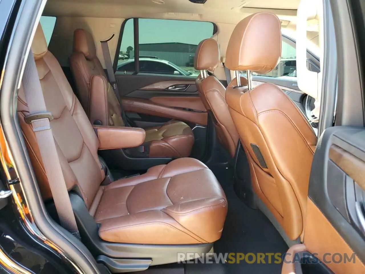 12 Photograph of a damaged car 1GYS4CKJ8KR302925 CADILLAC ESCALADE 2019