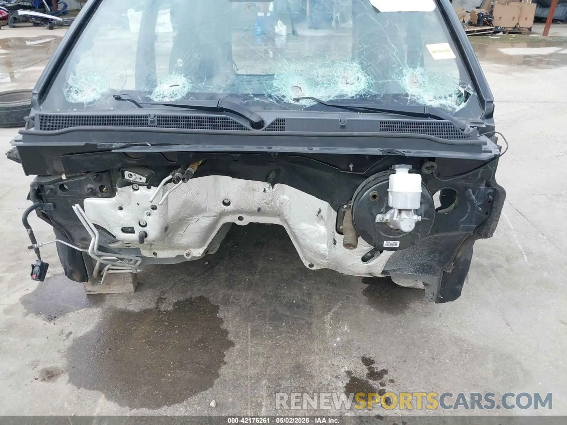 10 Photograph of a damaged car 1GYS4DKJ2KR331620 CADILLAC ESCALADE 2019