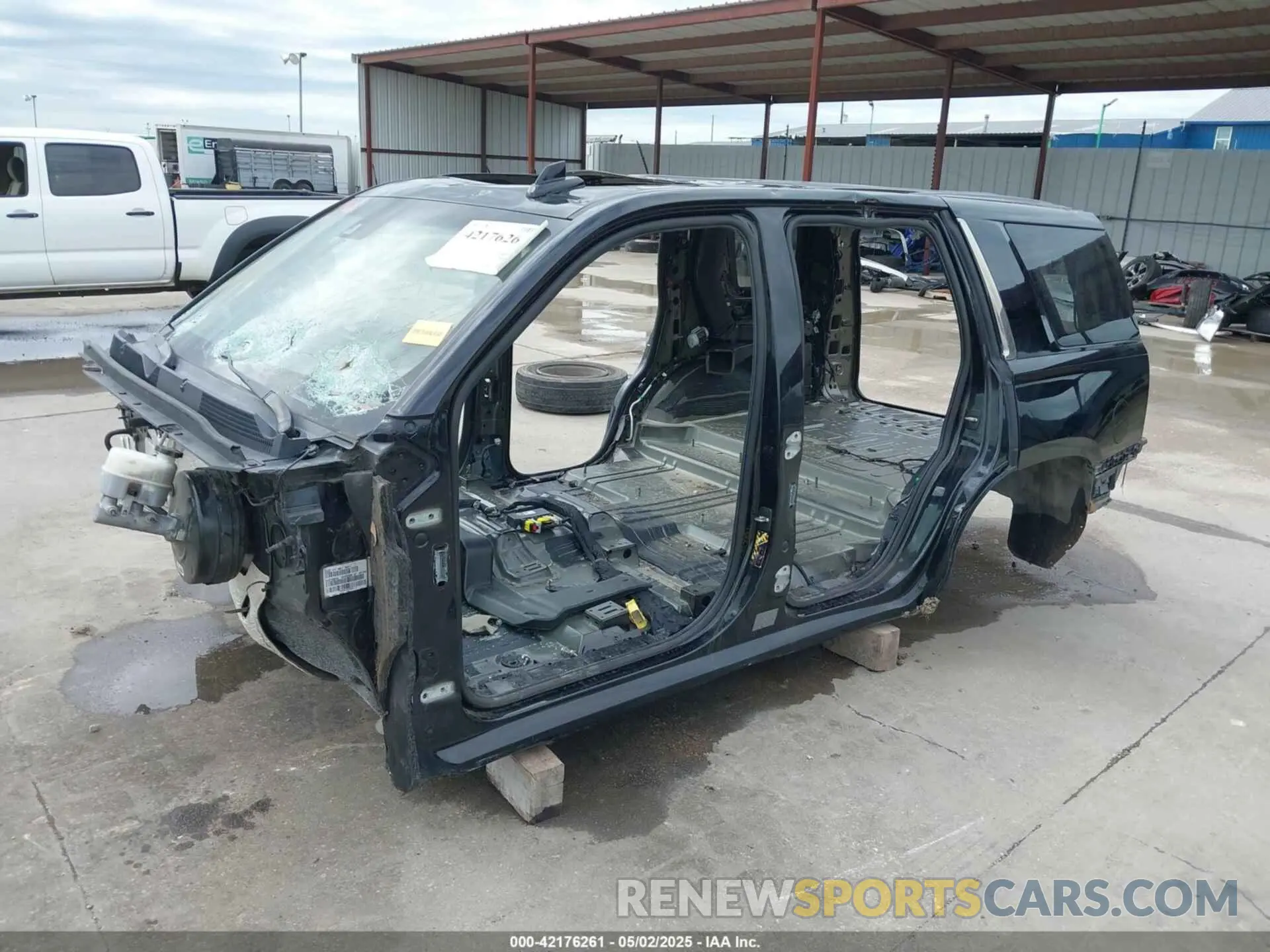6 Photograph of a damaged car 1GYS4DKJ2KR331620 CADILLAC ESCALADE 2019