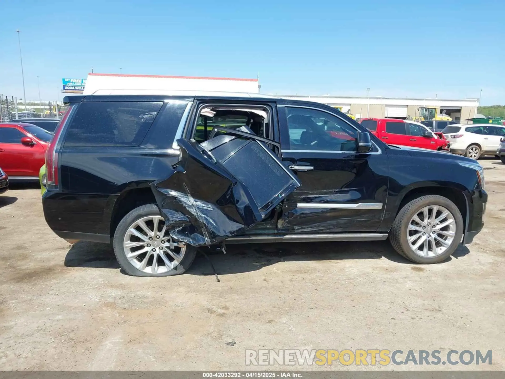 14 Photograph of a damaged car 1GYS4DKJ5KR307487 CADILLAC ESCALADE 2019