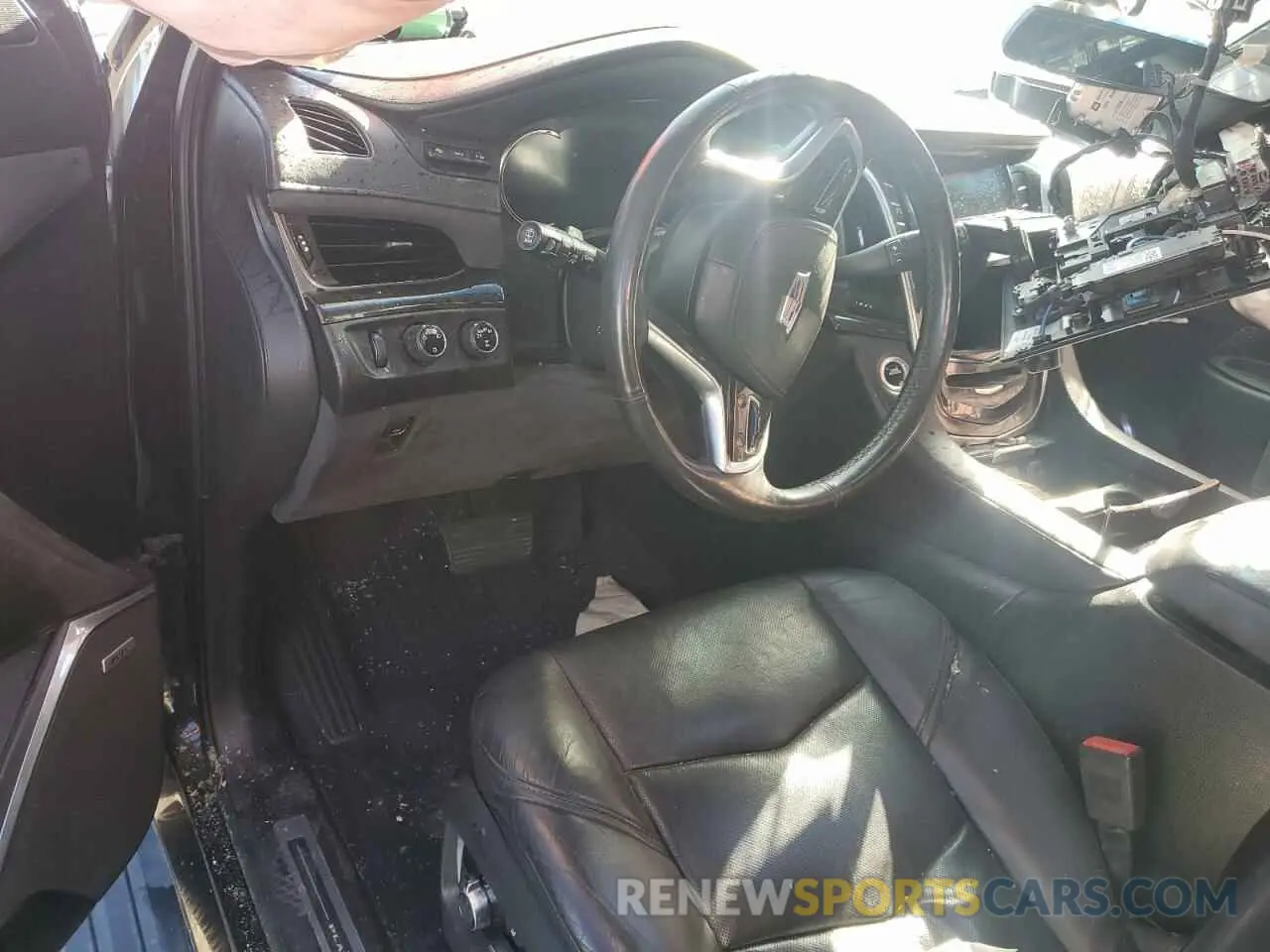 8 Photograph of a damaged car 1GYS4DKJ6KR155879 CADILLAC ESCALADE 2019