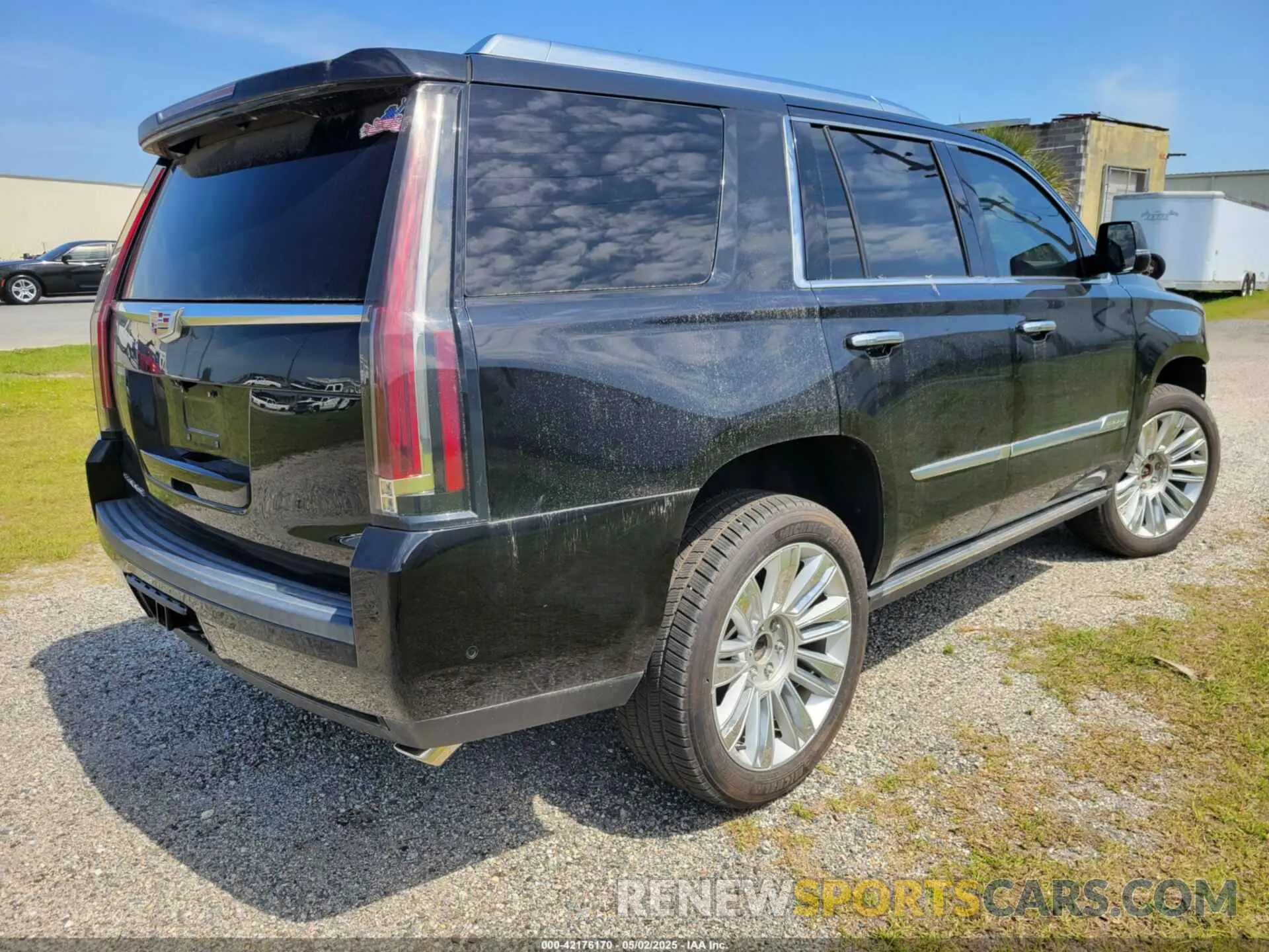 4 Photograph of a damaged car 1GYS4DKJ9KR138333 CADILLAC ESCALADE 2019