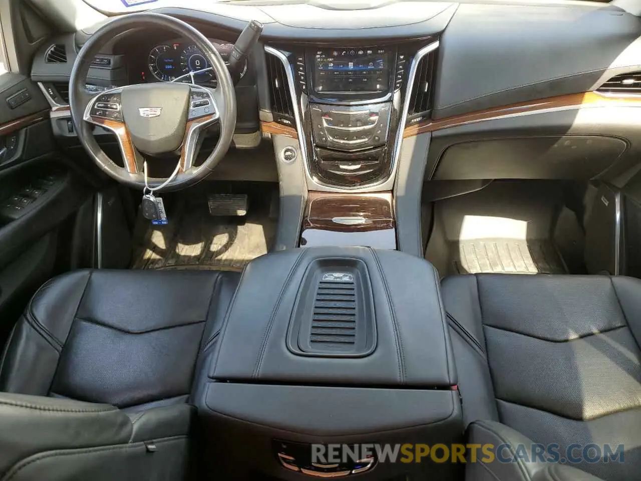 8 Photograph of a damaged car 1GYS4HKJ0KR329842 CADILLAC ESCALADE 2019