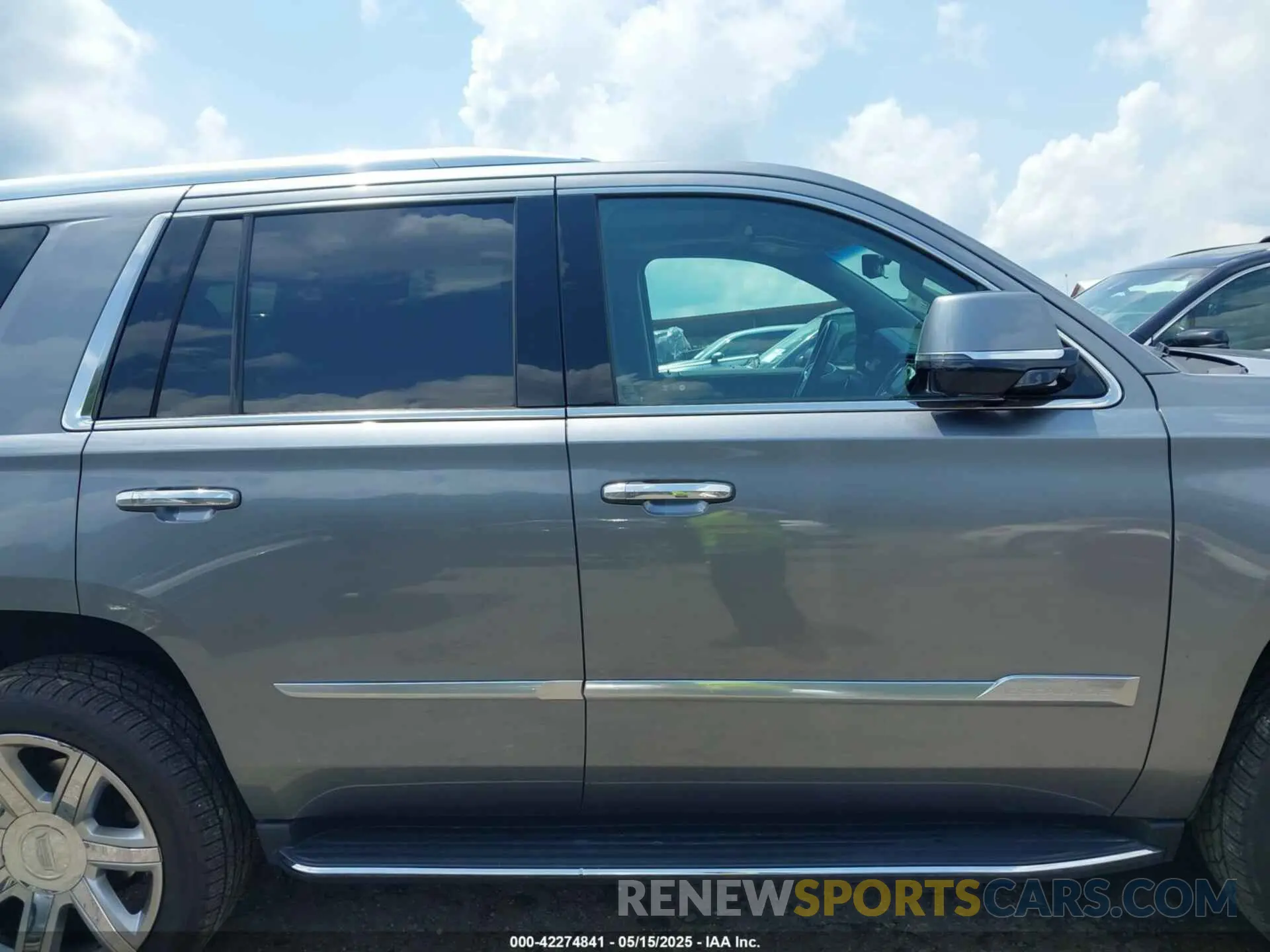 13 Photograph of a damaged car 1GYS3BKJ0LR116410 CADILLAC ESCALADE 2020