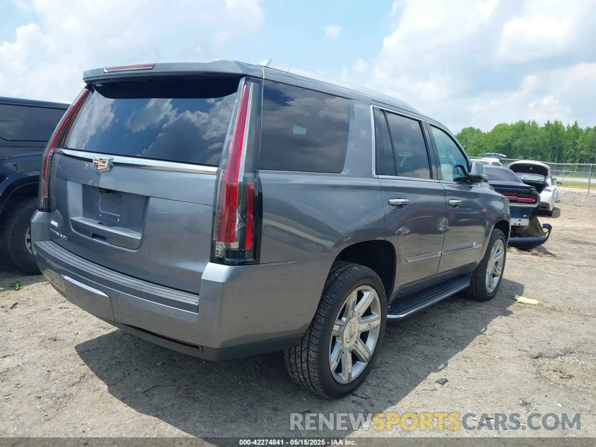4 Photograph of a damaged car 1GYS3BKJ0LR116410 CADILLAC ESCALADE 2020