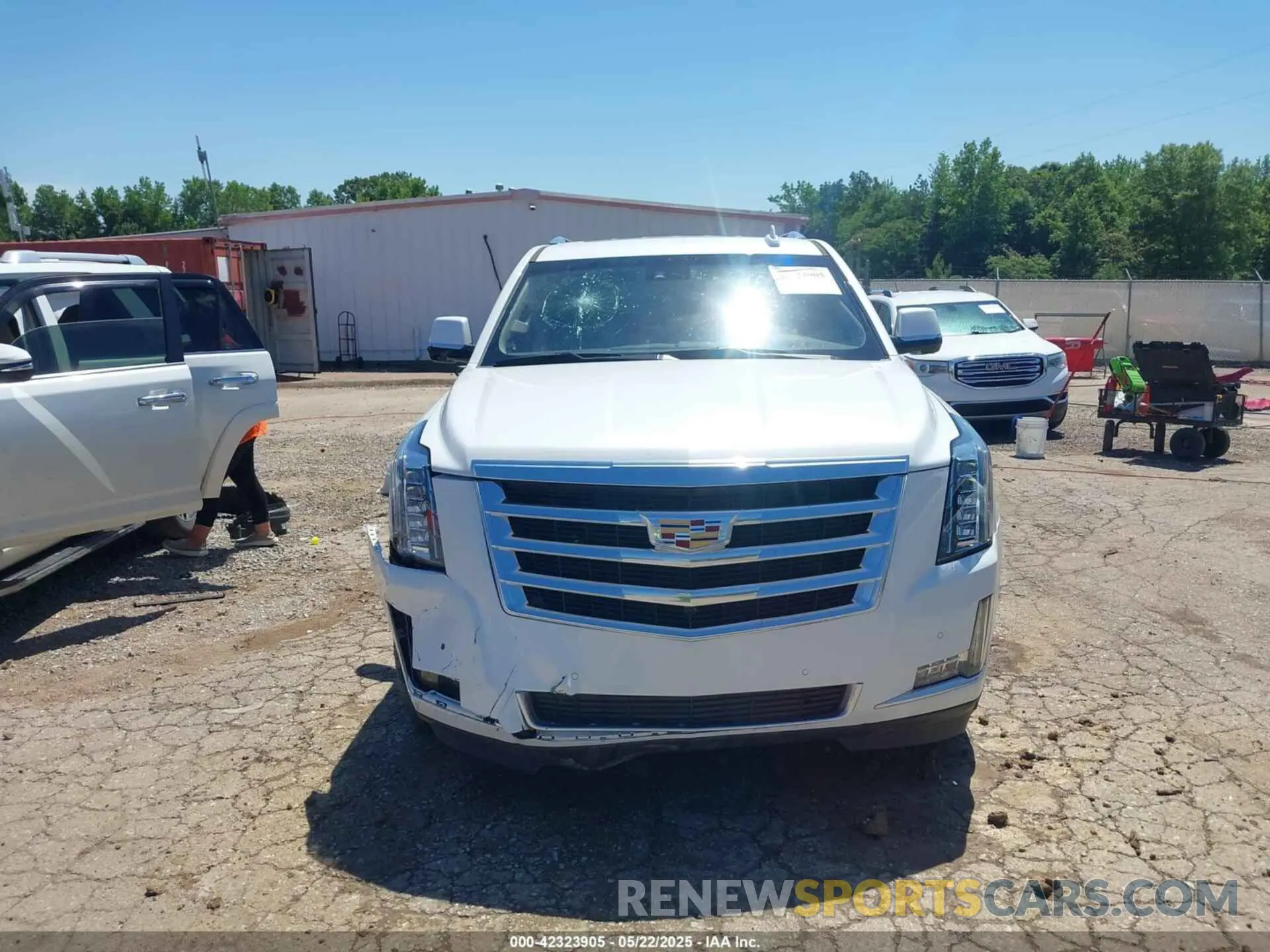 12 Photograph of a damaged car 1GYS3BKJ1LR131062 CADILLAC ESCALADE 2020