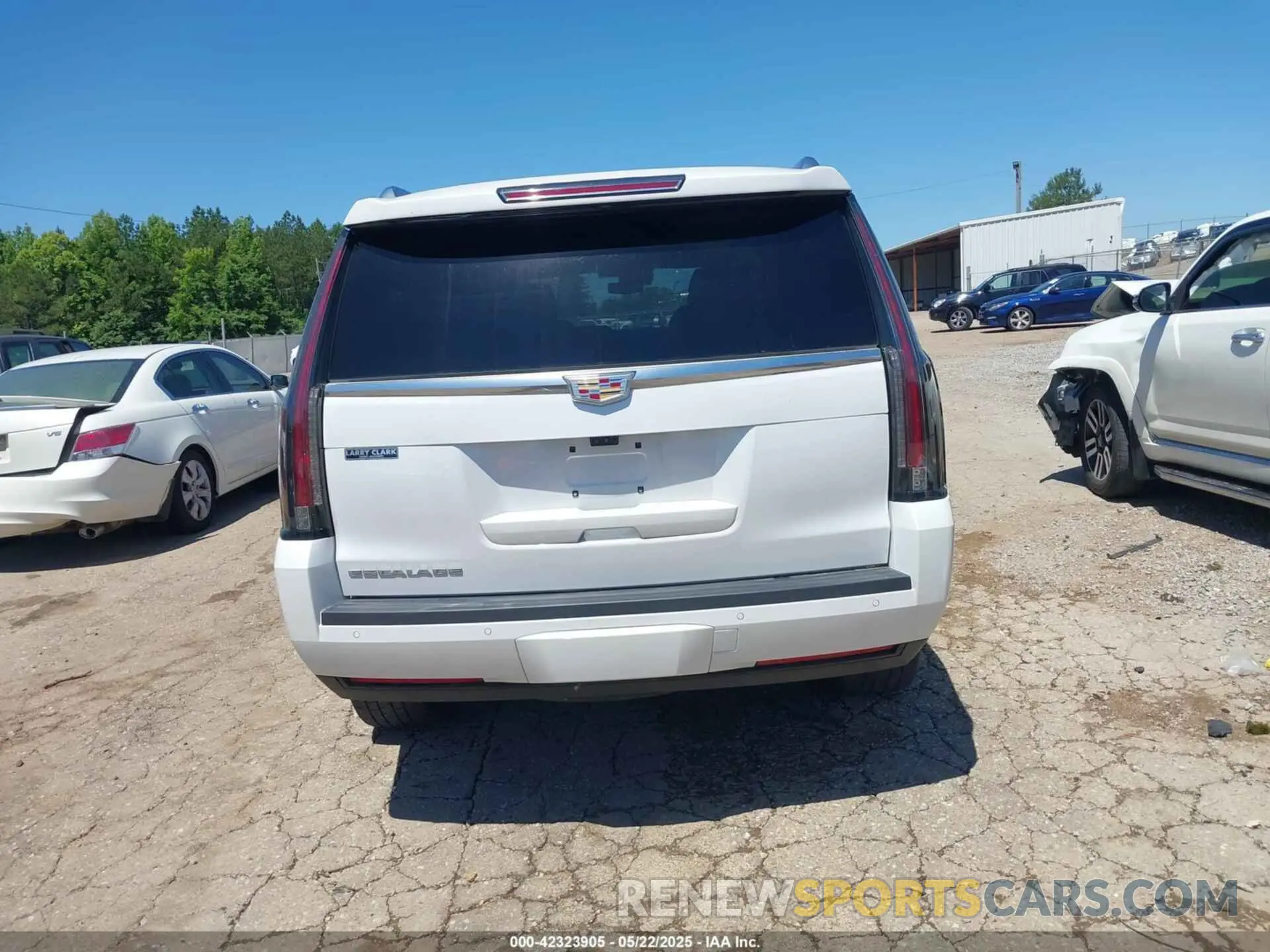 16 Photograph of a damaged car 1GYS3BKJ1LR131062 CADILLAC ESCALADE 2020