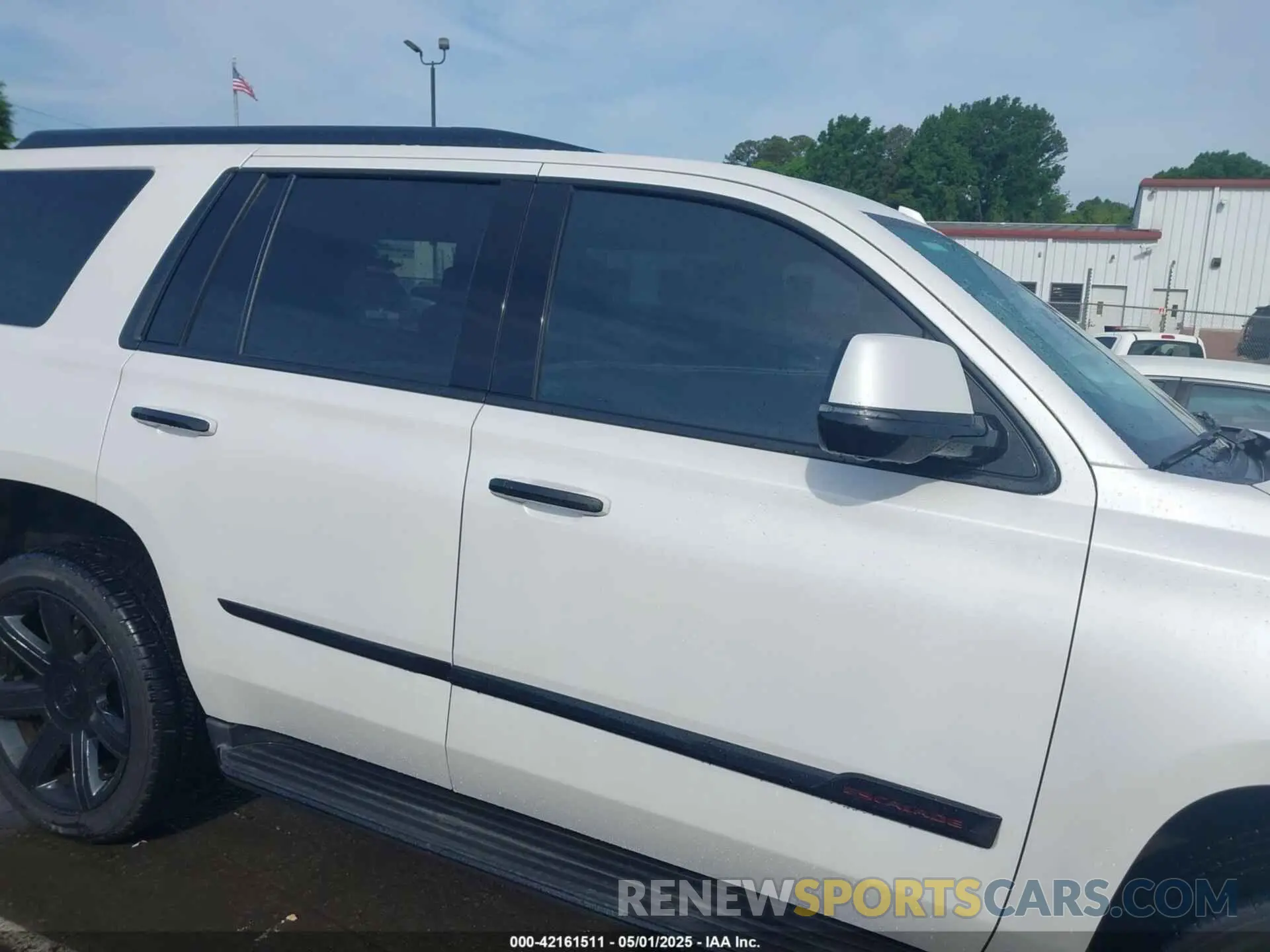 13 Photograph of a damaged car 1GYS3BKJ3LR144735 CADILLAC ESCALADE 2020