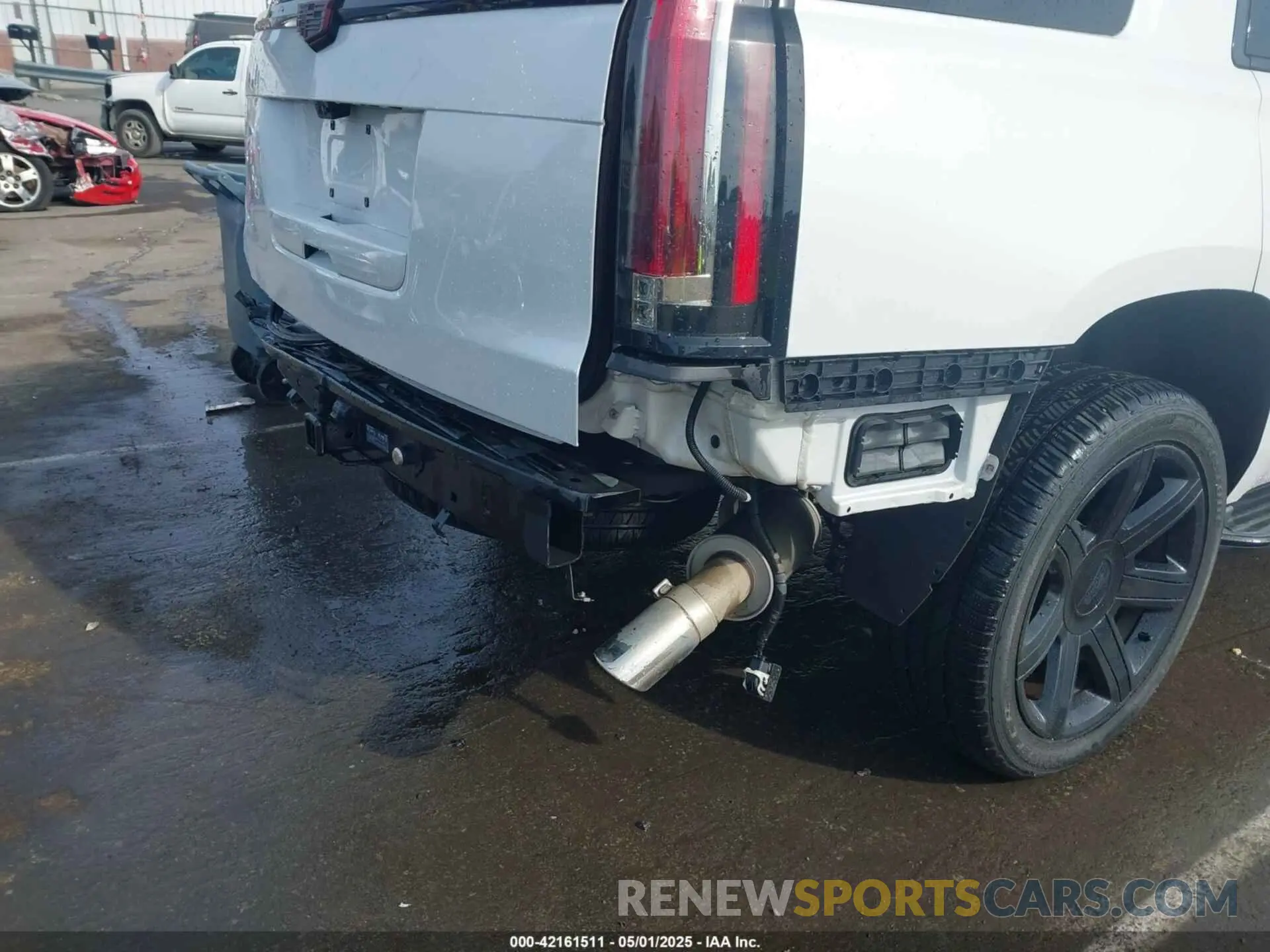6 Photograph of a damaged car 1GYS3BKJ3LR144735 CADILLAC ESCALADE 2020