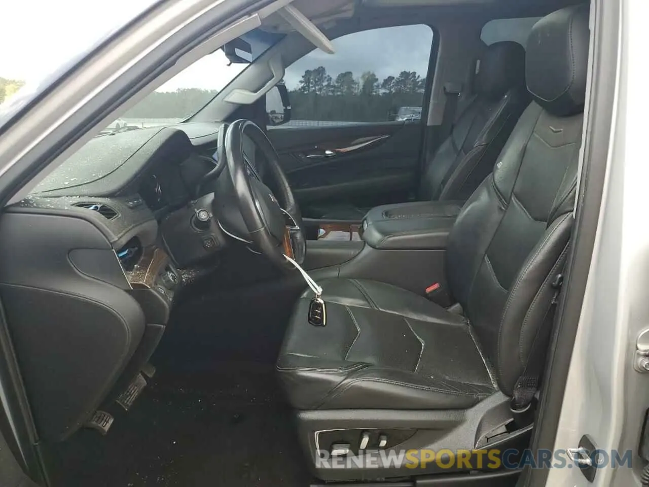 7 Photograph of a damaged car 1GYS3BKJ4LR185701 CADILLAC ESCALADE 2020