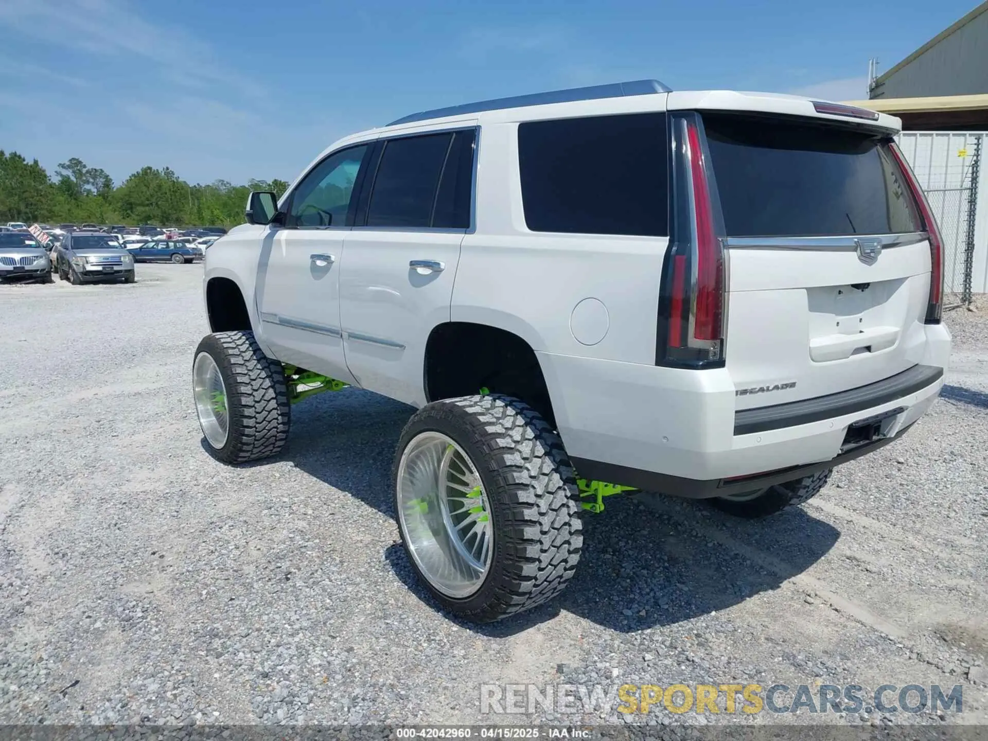 3 Photograph of a damaged car 1GYS3BKJ6LR124477 CADILLAC ESCALADE 2020